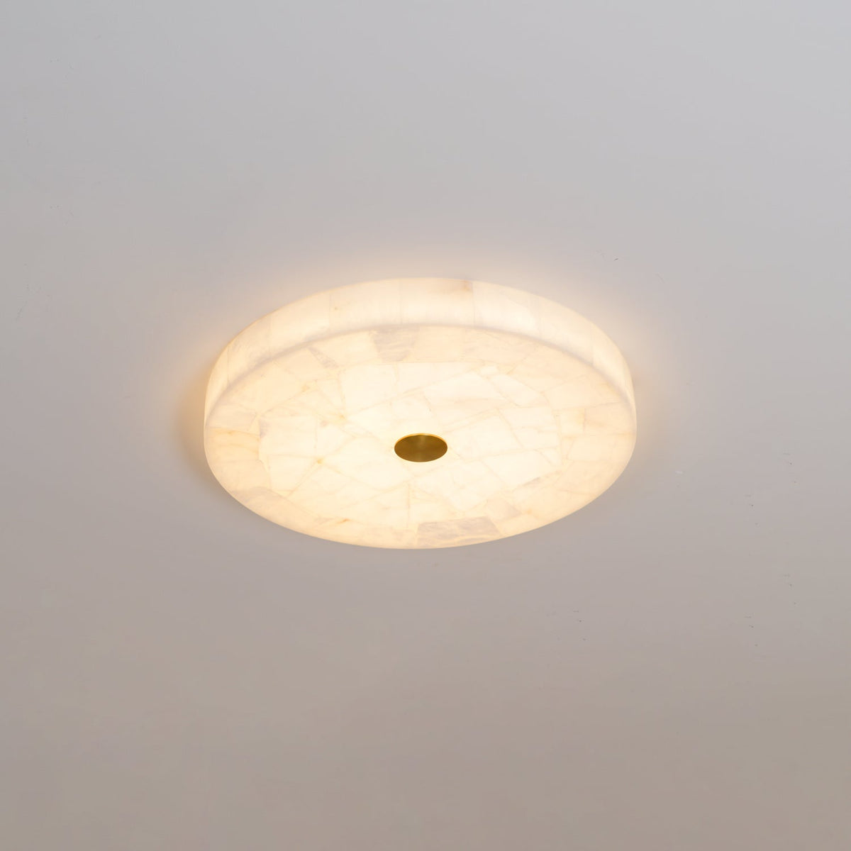 Nivael runde Deckenleuchte aus Alabaster