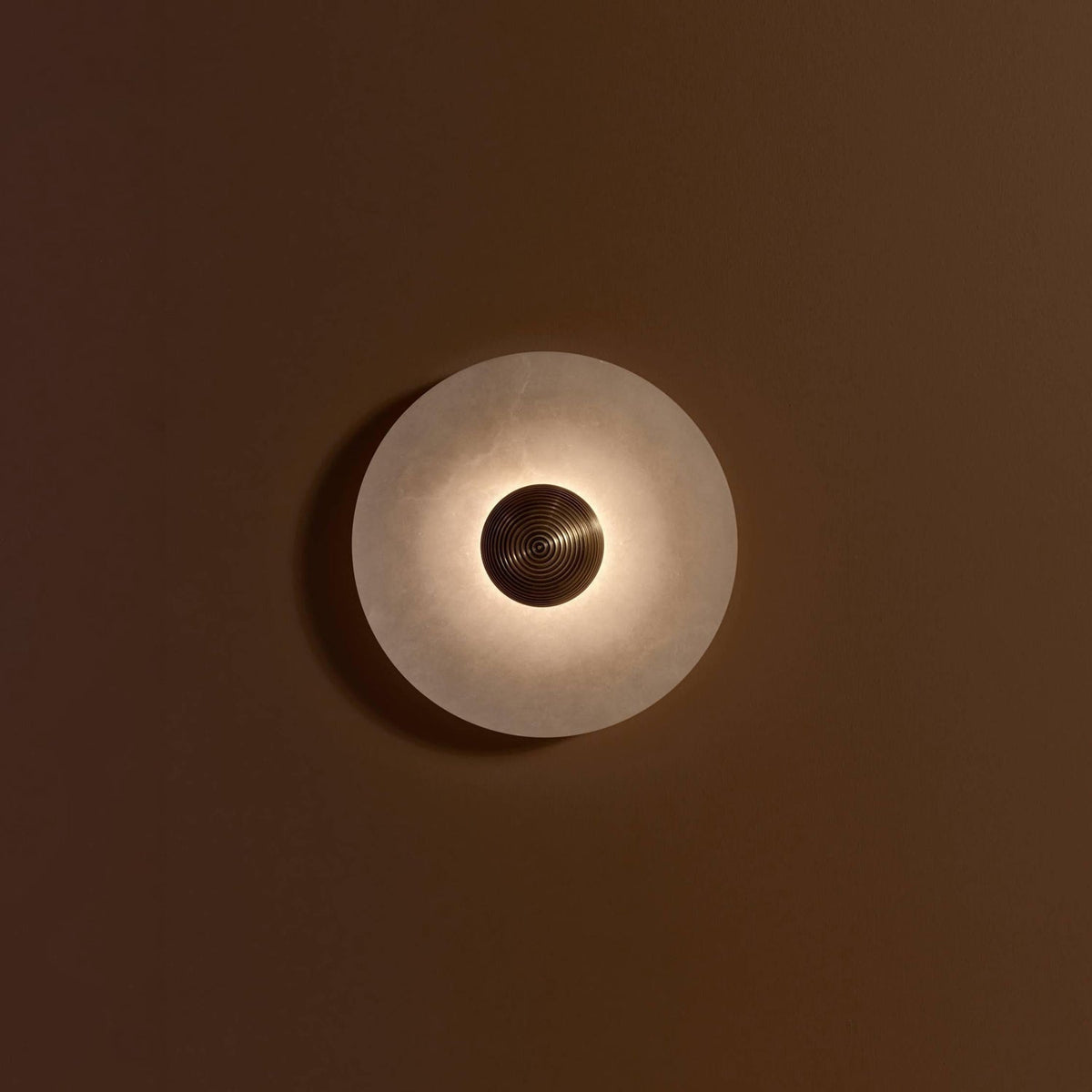 Apollo runde Wandleuchte aus Alabaster