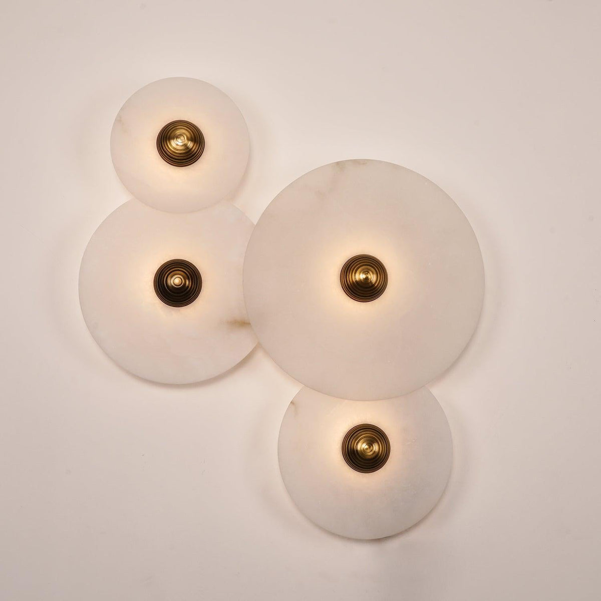Apollo runde Wandleuchte aus Alabaster
