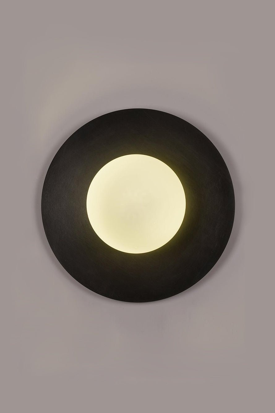 Elem zeitgenössische minimalistische runde Kunst-Wandleuchte aus Messing und Glas