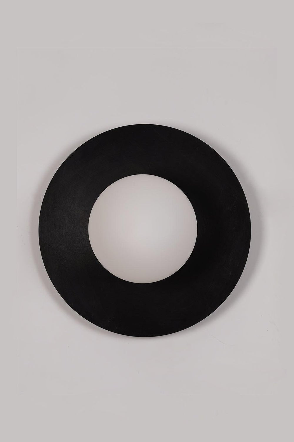Elem zeitgenössische minimalistische runde Kunst-Wandleuchte aus Messing und Glas