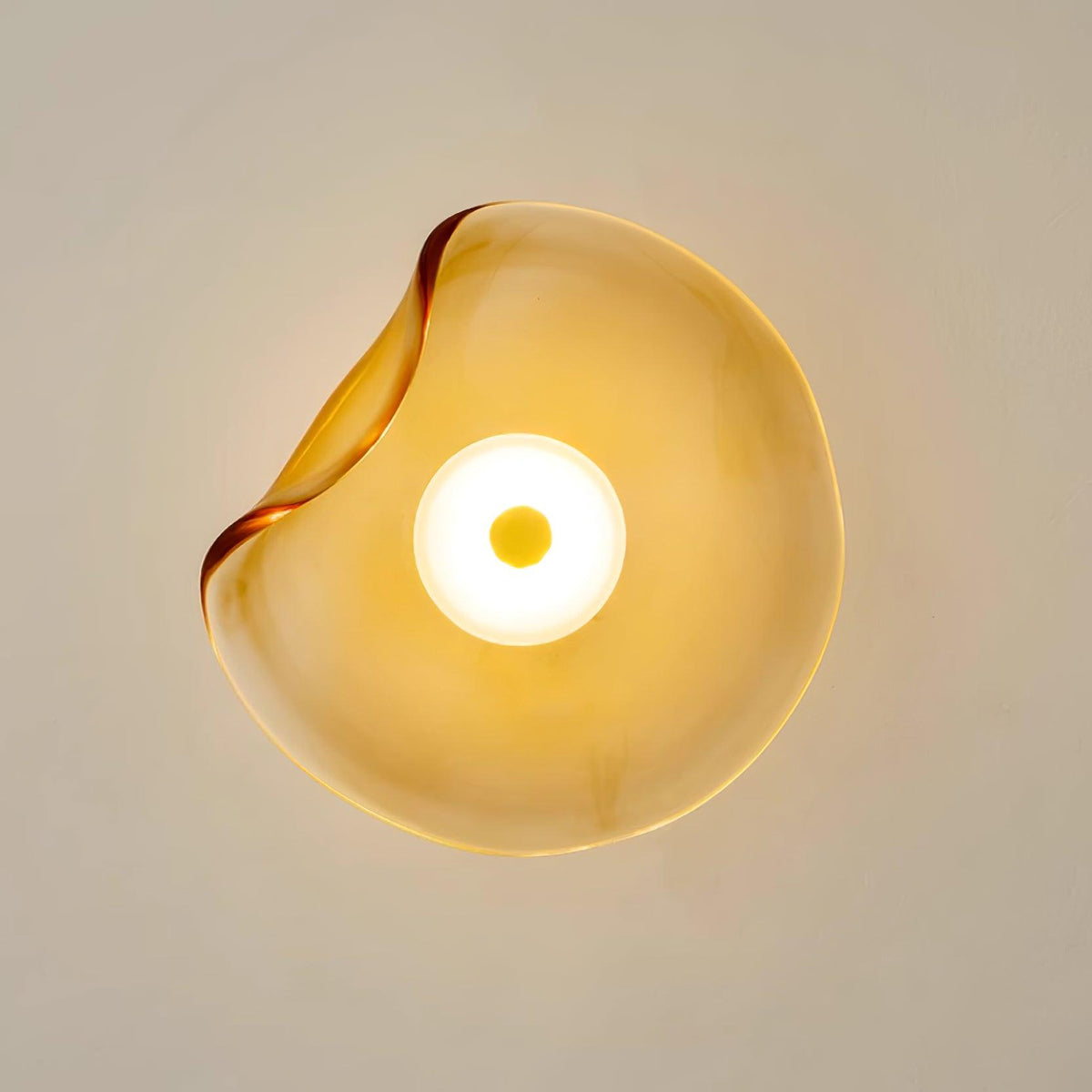 Kira Bernsteinfarben-Glas-Wandleuchte
