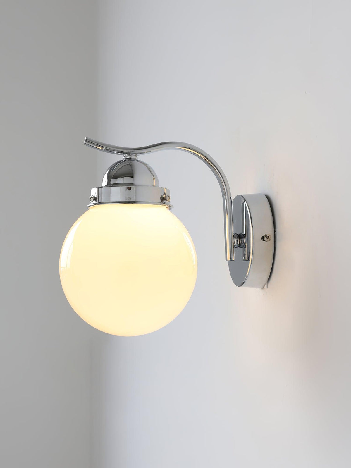 Avrinir zeitgenössische minimalistische Glas-Wandleuchte