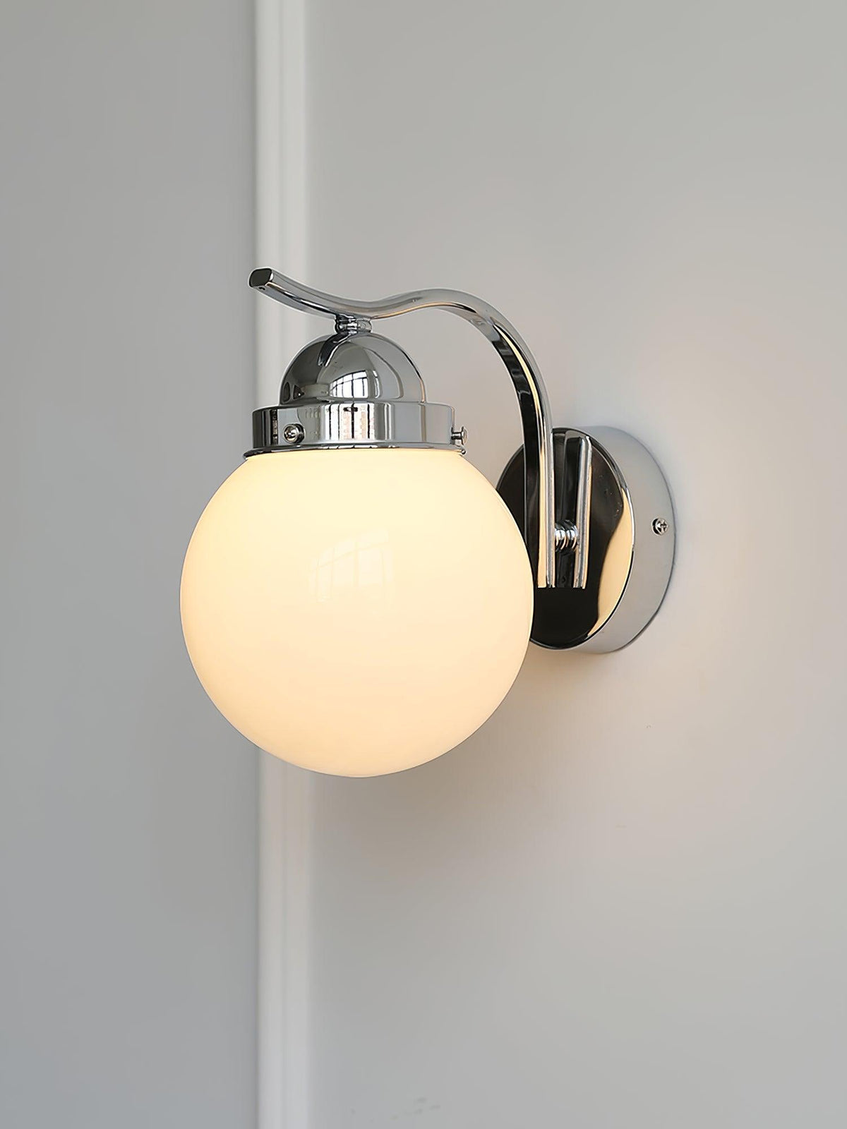 Avrinir zeitgenössische minimalistische Glas-Wandleuchte