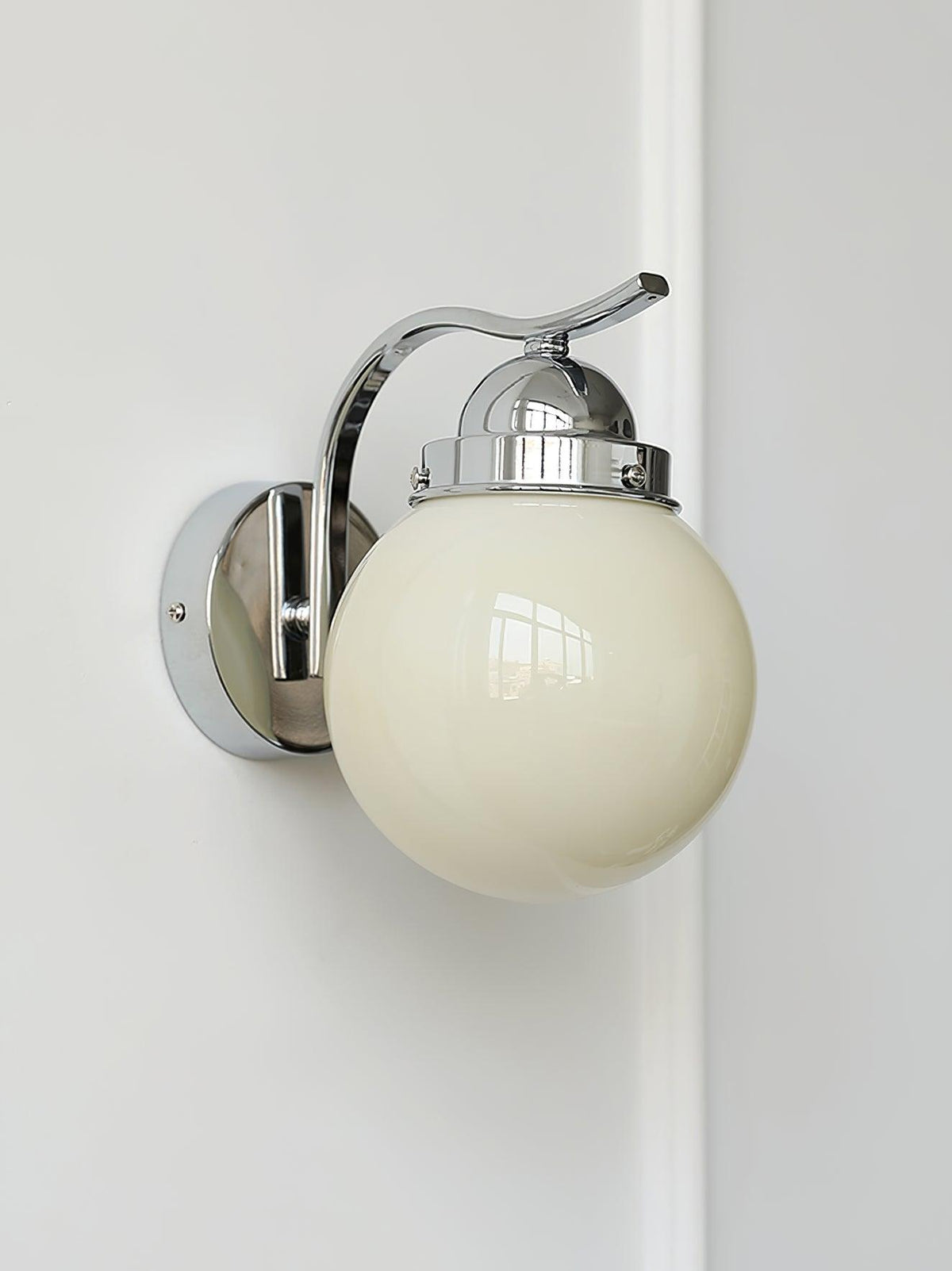Avrinir zeitgenössische minimalistische Glas-Wandleuchte