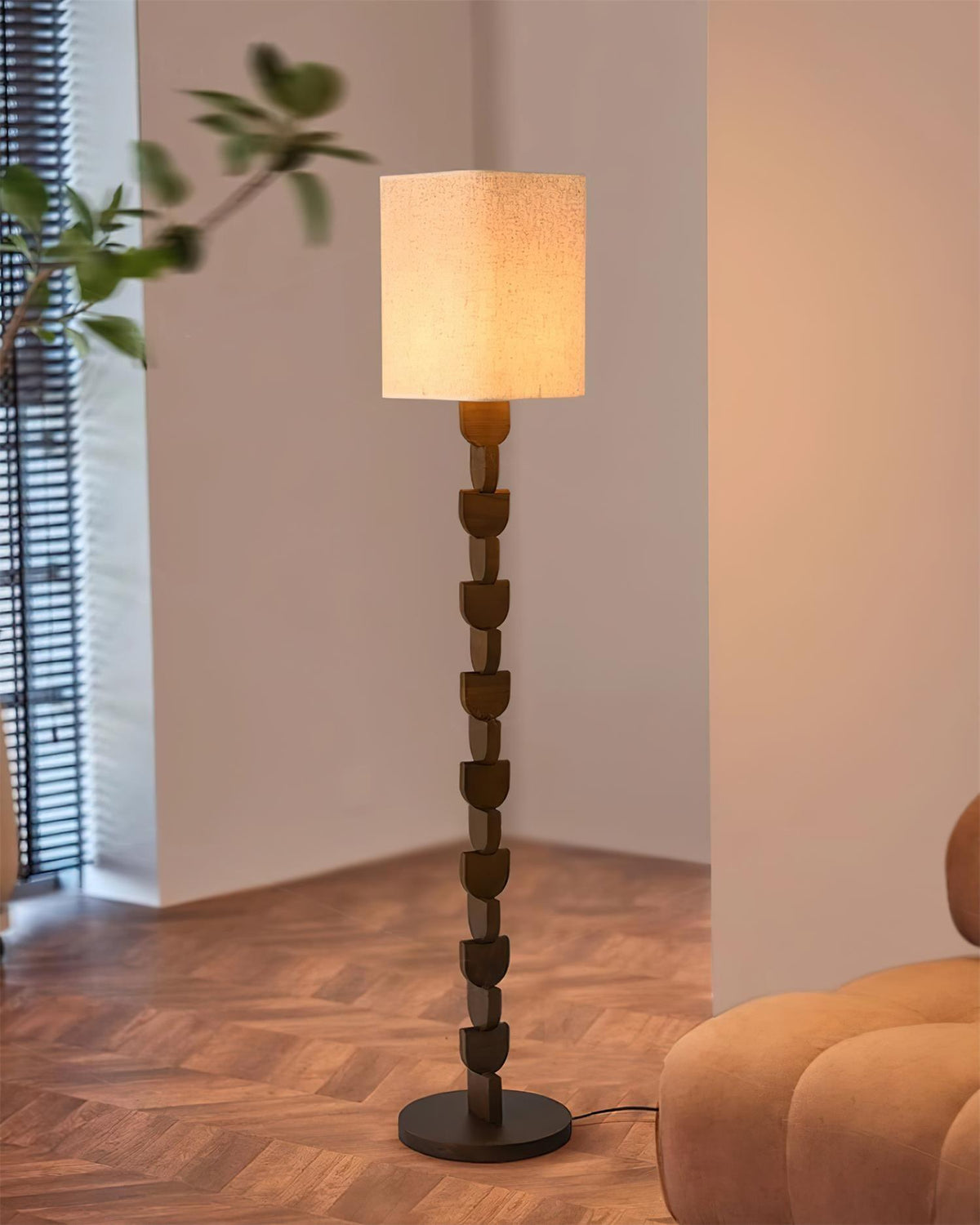 Rinoreria Holz-Stehleuchte