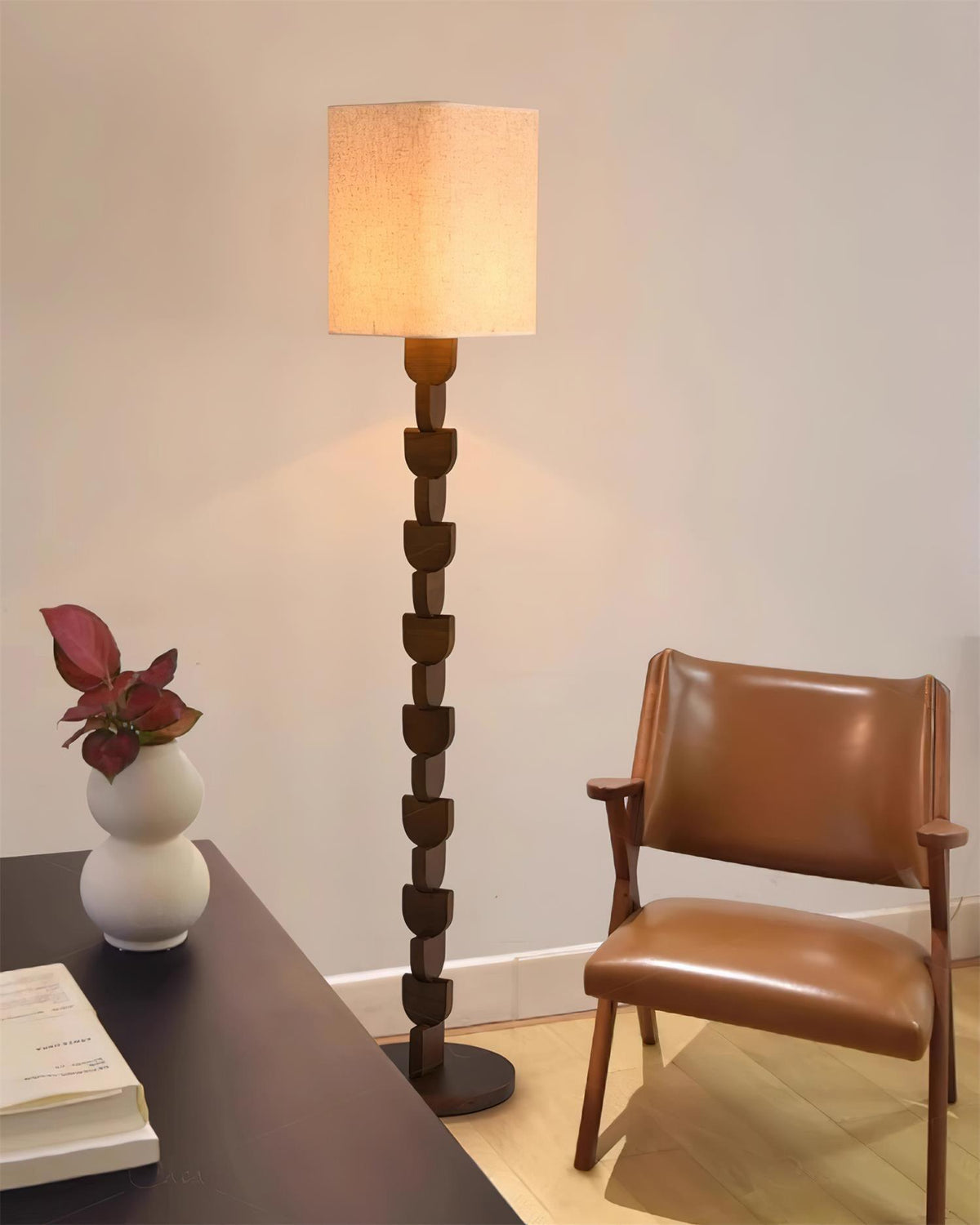 Rinoreria Holz-Stehleuchte