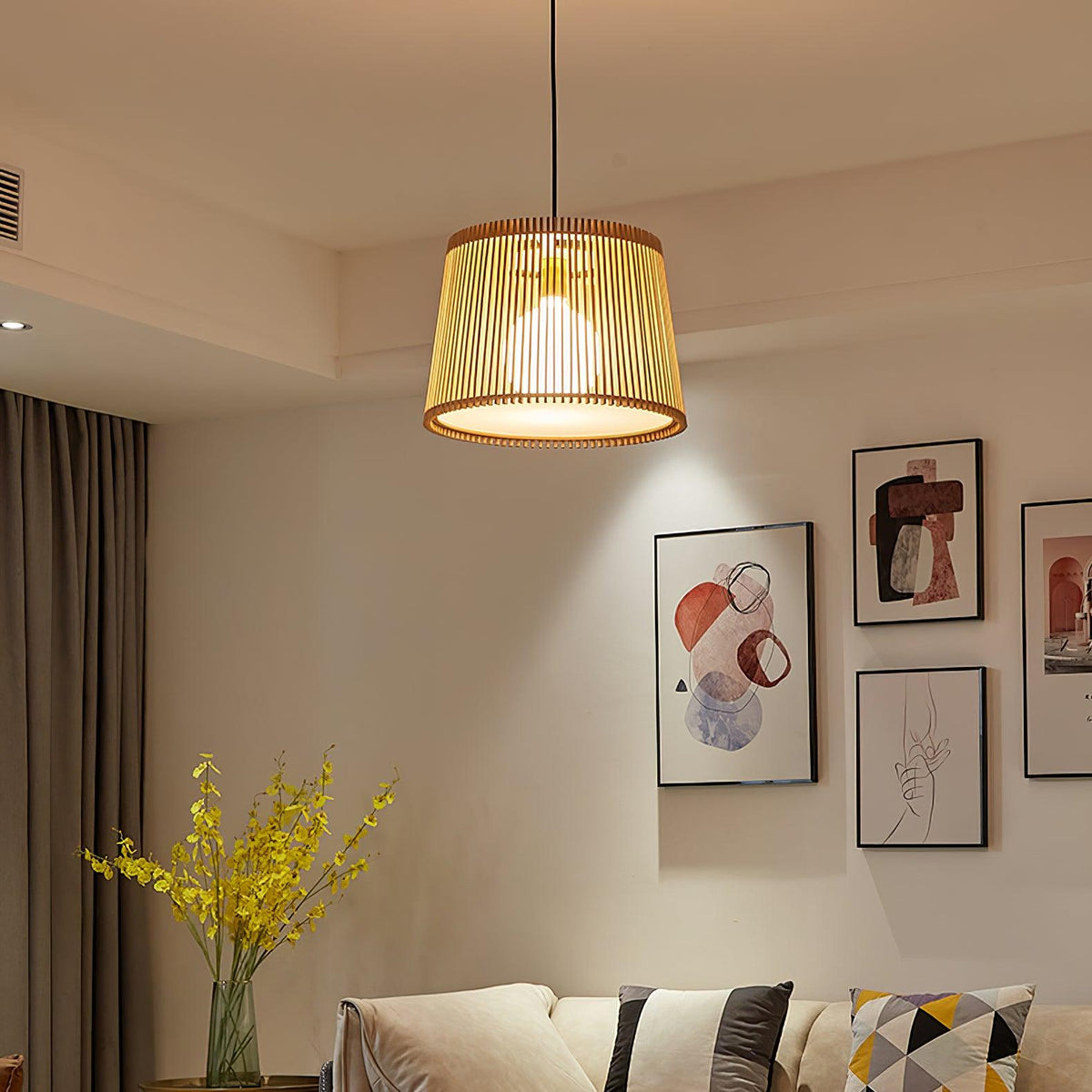 Clou Pendelleuchte aus Holz im Retro-Stil
