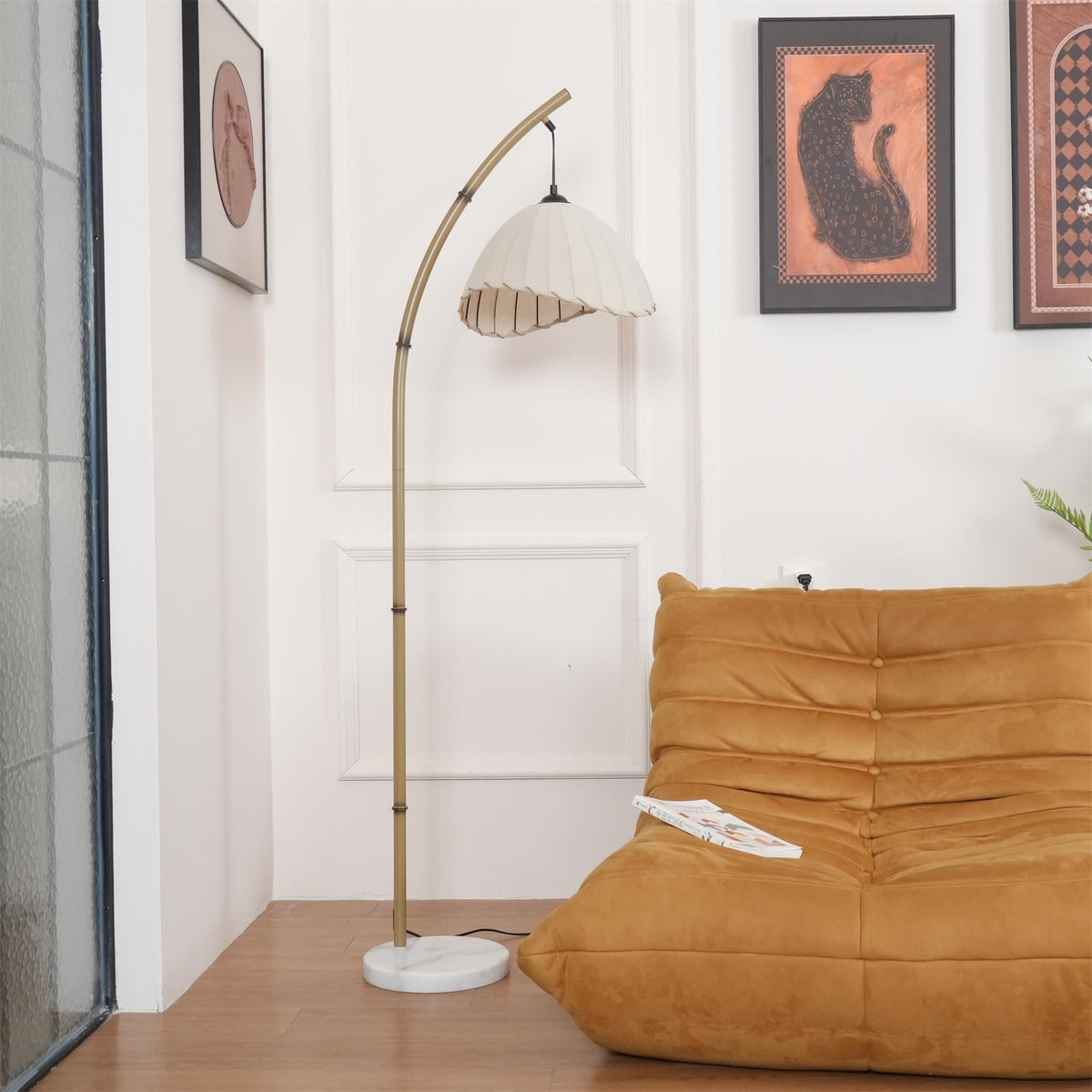 Liveno Minimalistische Stehleuchte aus Marmor