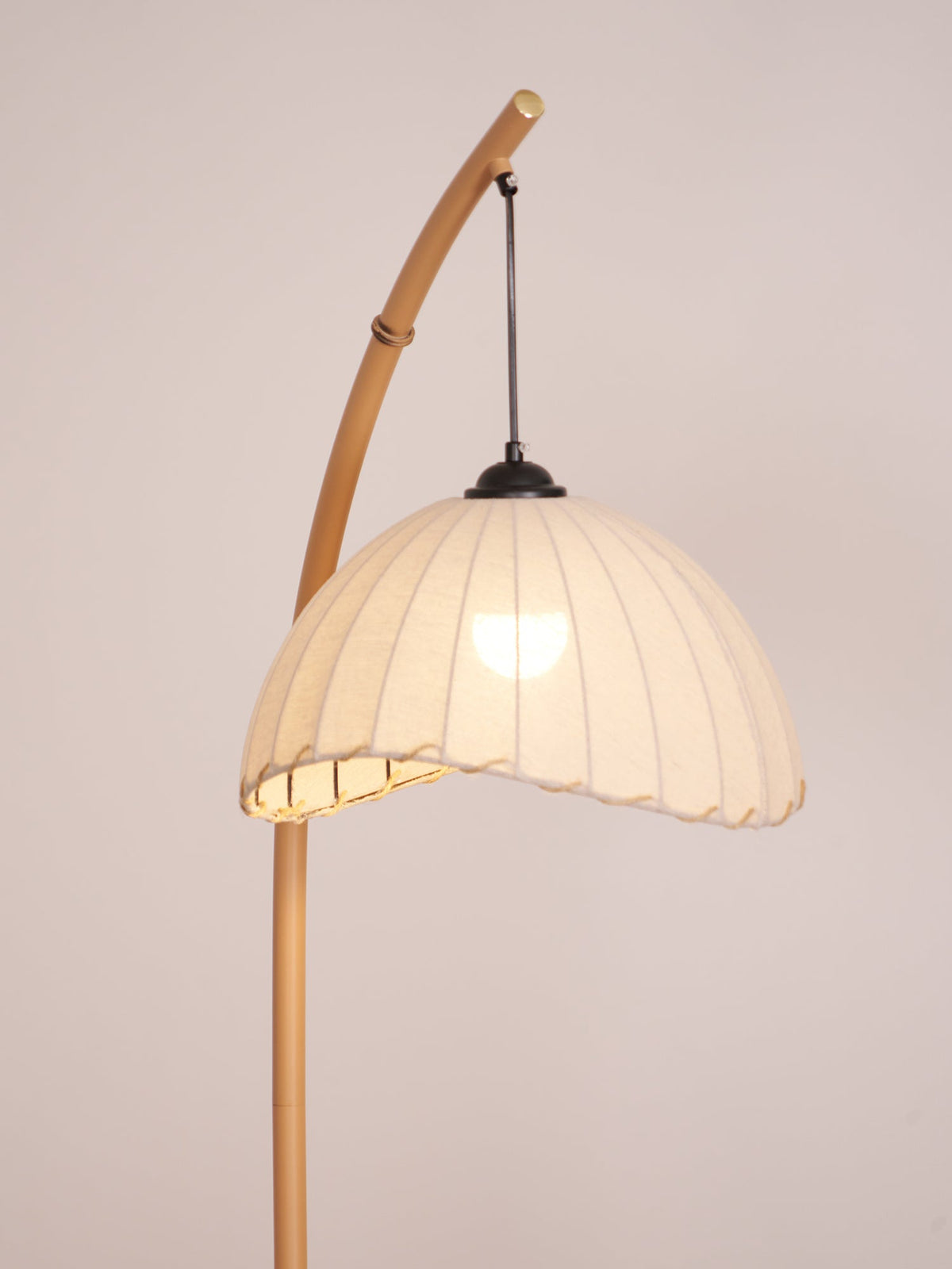 Liveno Minimalistische Stehleuchte aus Marmor