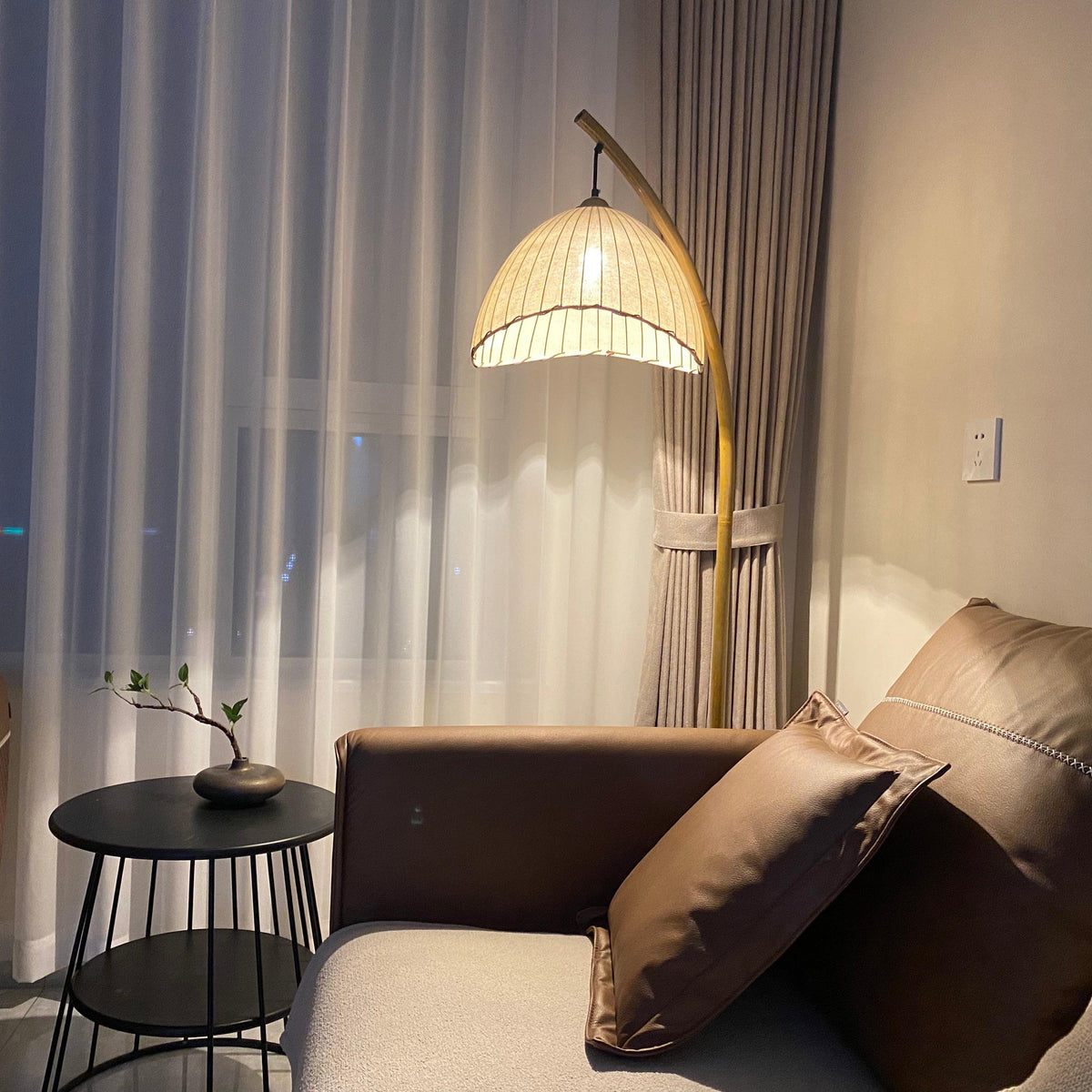 Liveno Minimalistische Stehleuchte aus Marmor