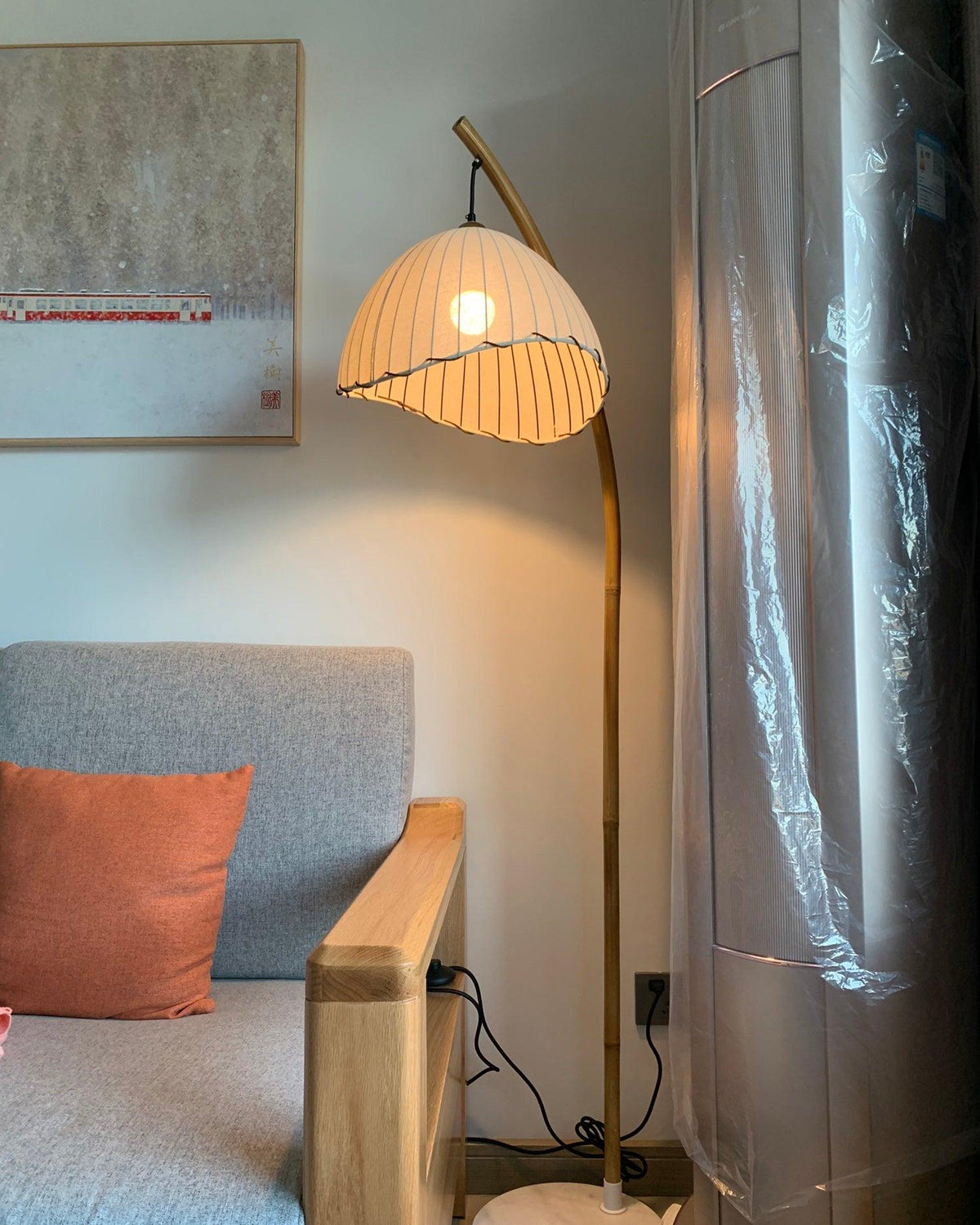 Liveno Minimalistische Stehleuchte aus Marmor