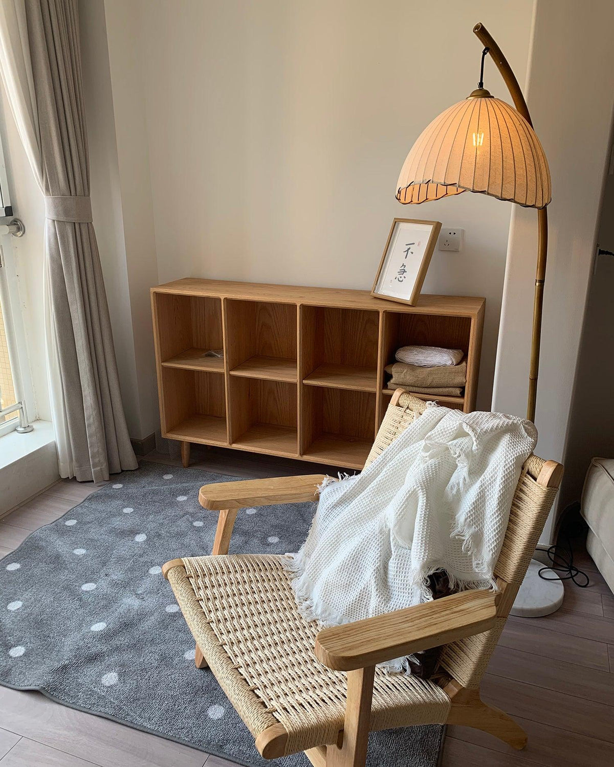Liveno Minimalistische Stehleuchte aus Marmor