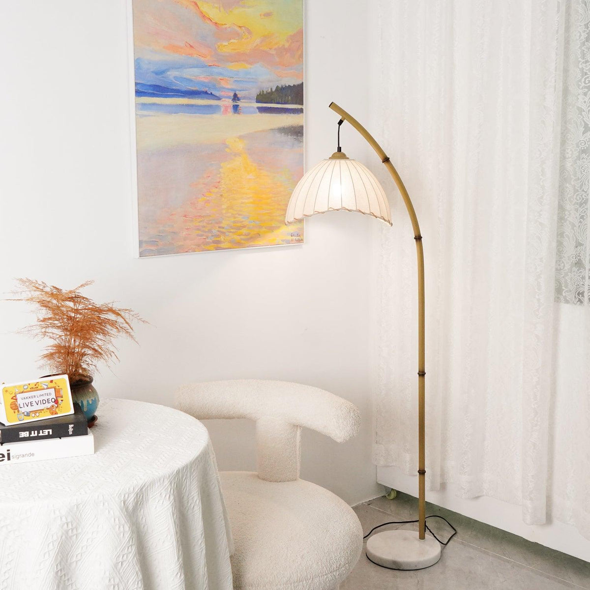 Liveno Minimalistische Stehleuchte aus Marmor