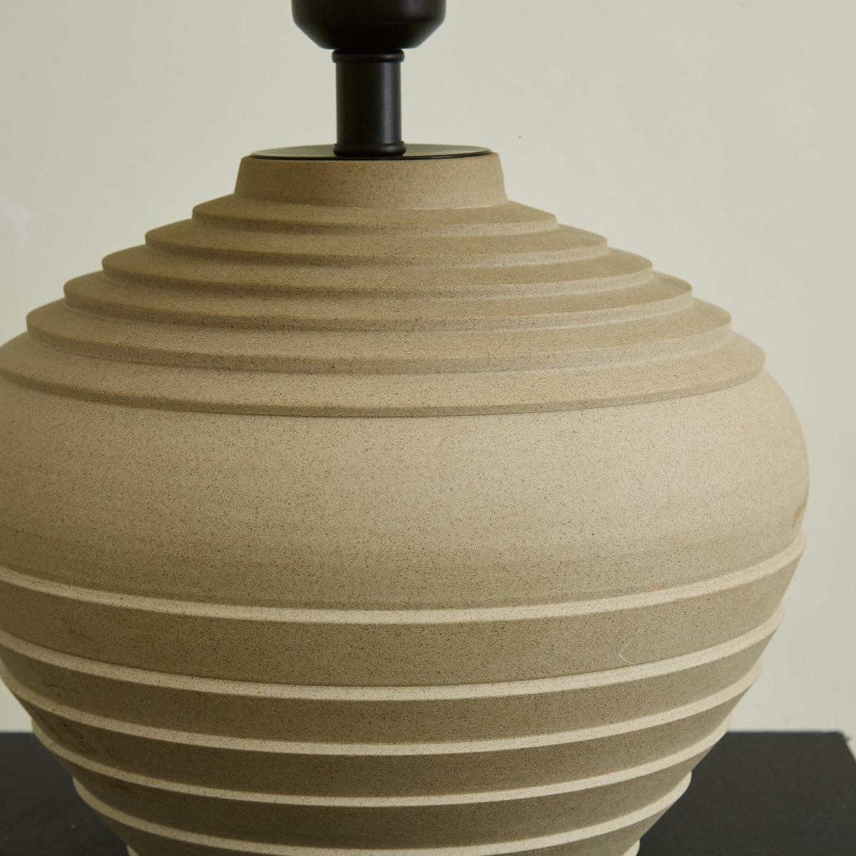 Serano Rustic Ridge Tischleuchte