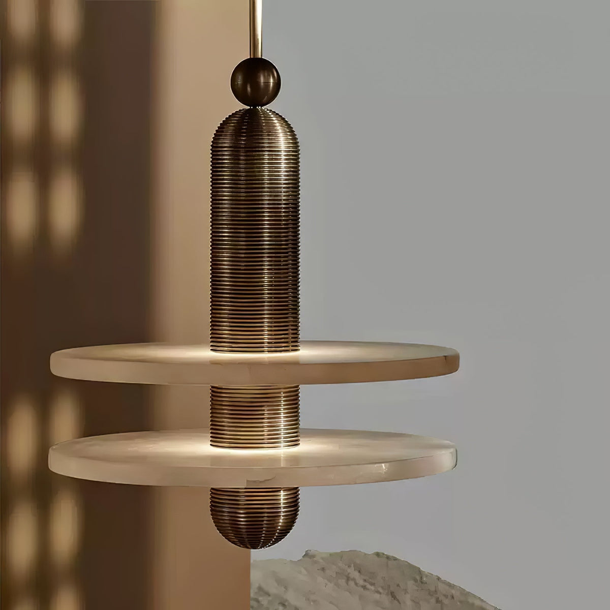 Avenirina gebürstetes Messing Alabaster Pendelleuchte