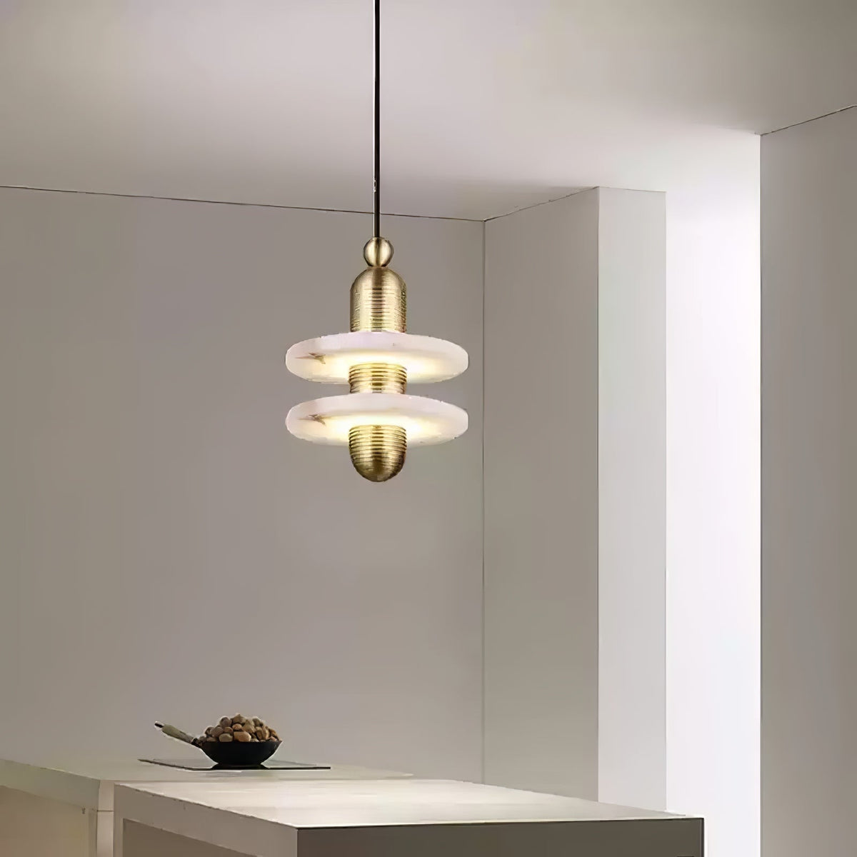 Avenirina gebürstetes Messing Alabaster Pendelleuchte