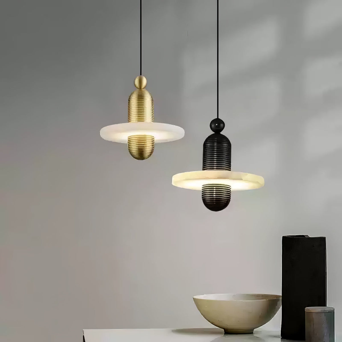 Avenirina gebürstetes Messing Alabaster Pendelleuchte