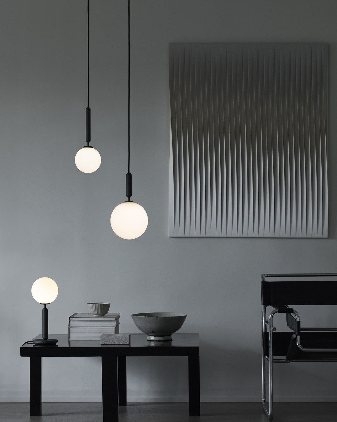 Azorila zeitgenössische minimalistische Messing-Glas-Pendelleuchte