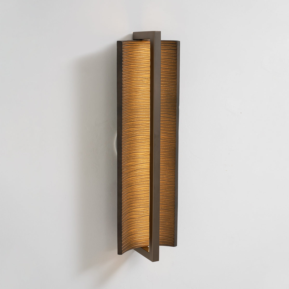 Varlienne Wandleuchte Bronze Resin Linear Rippen zeitgenössisch Bad Schlafzimmer | Cielum