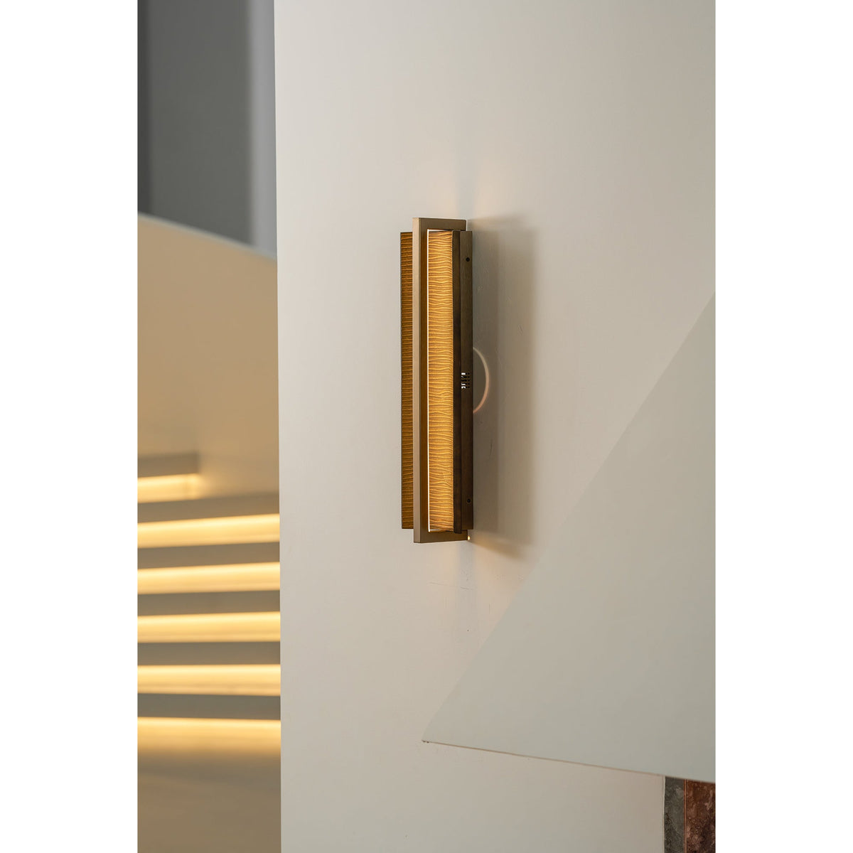 Varlienne Wandleuchte Bronze Resin Linear Rippen zeitgenössisch Bad Schlafzimmer | Cielum