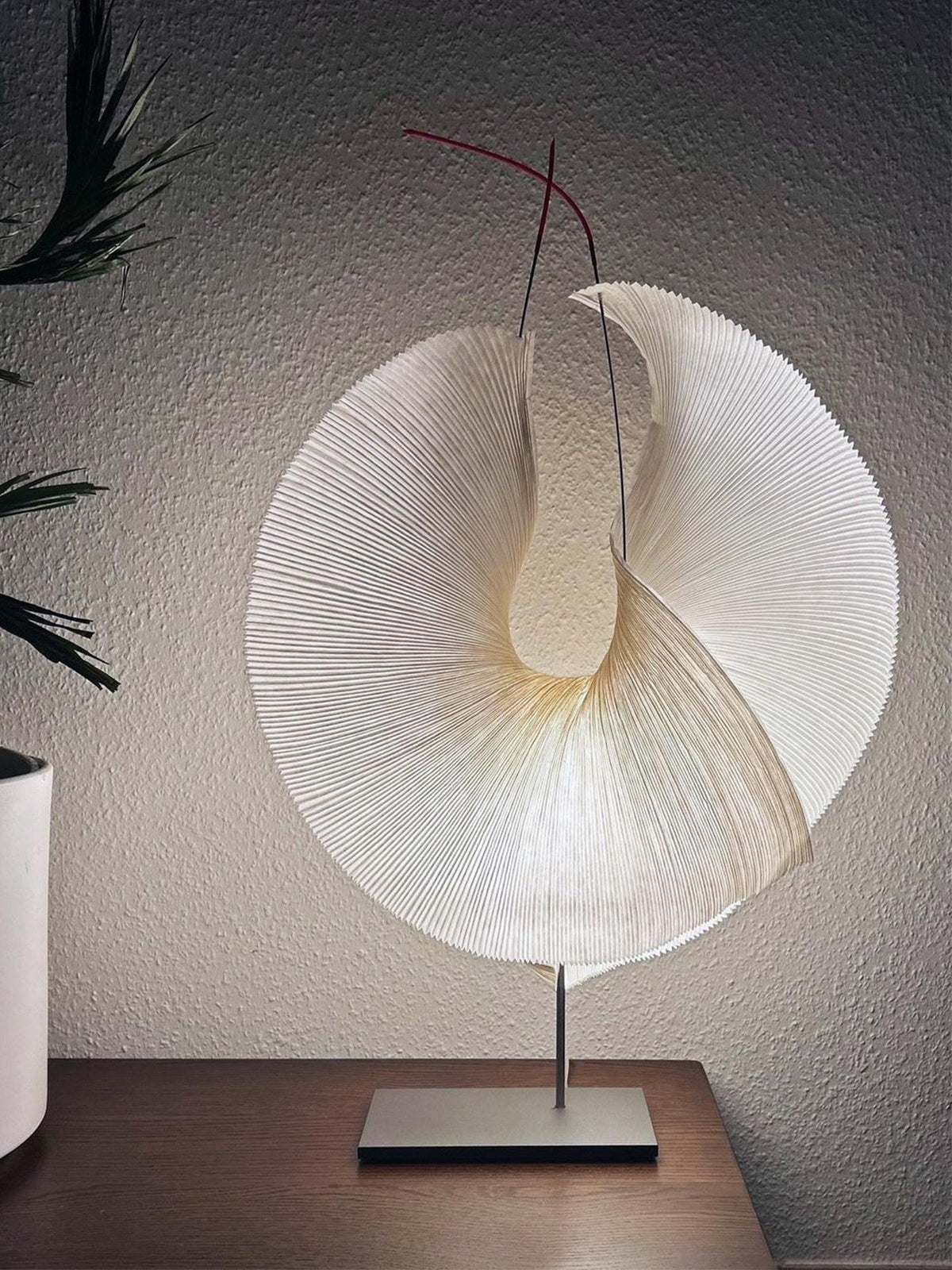 Piaenina Tischleuchte aus gefaltetem Papier