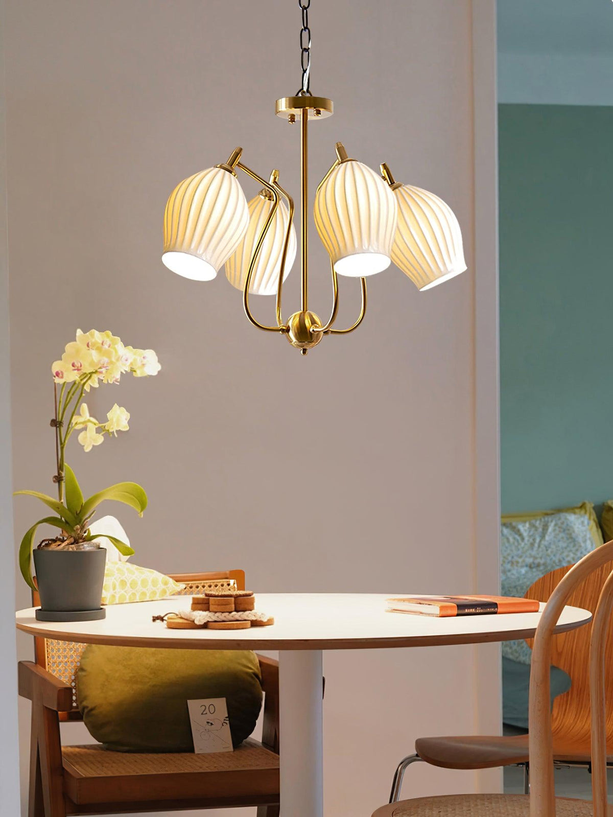 Pravin Kronleuchter Keramik Rippen Skulptural Glas Elegant