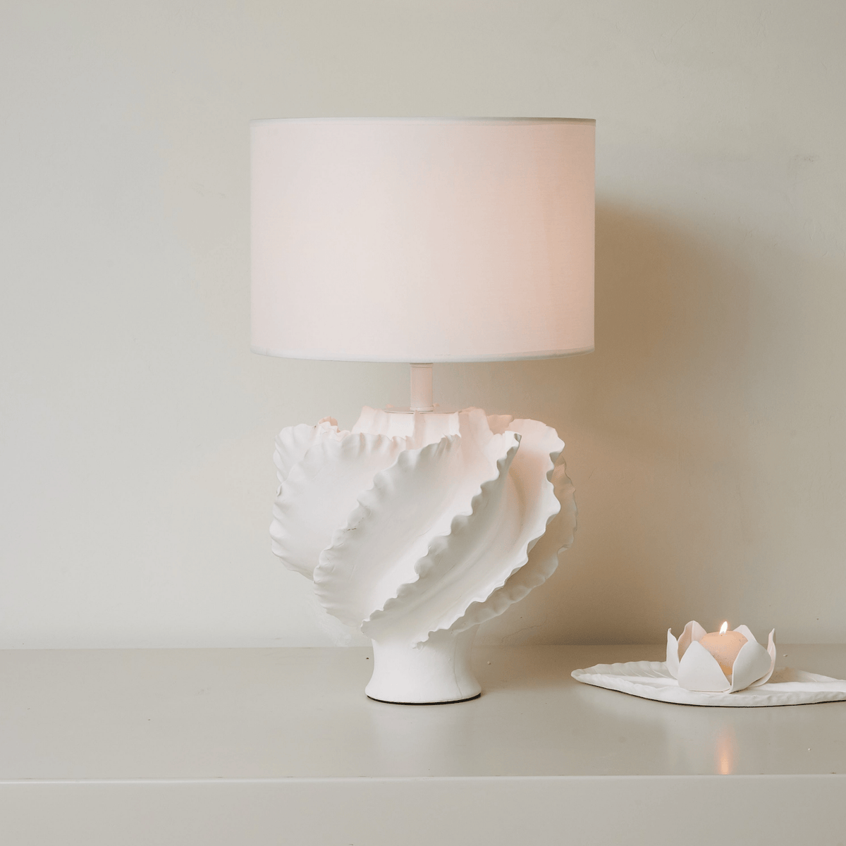 Keith Tischlampe aus Keramik im modernen Stil