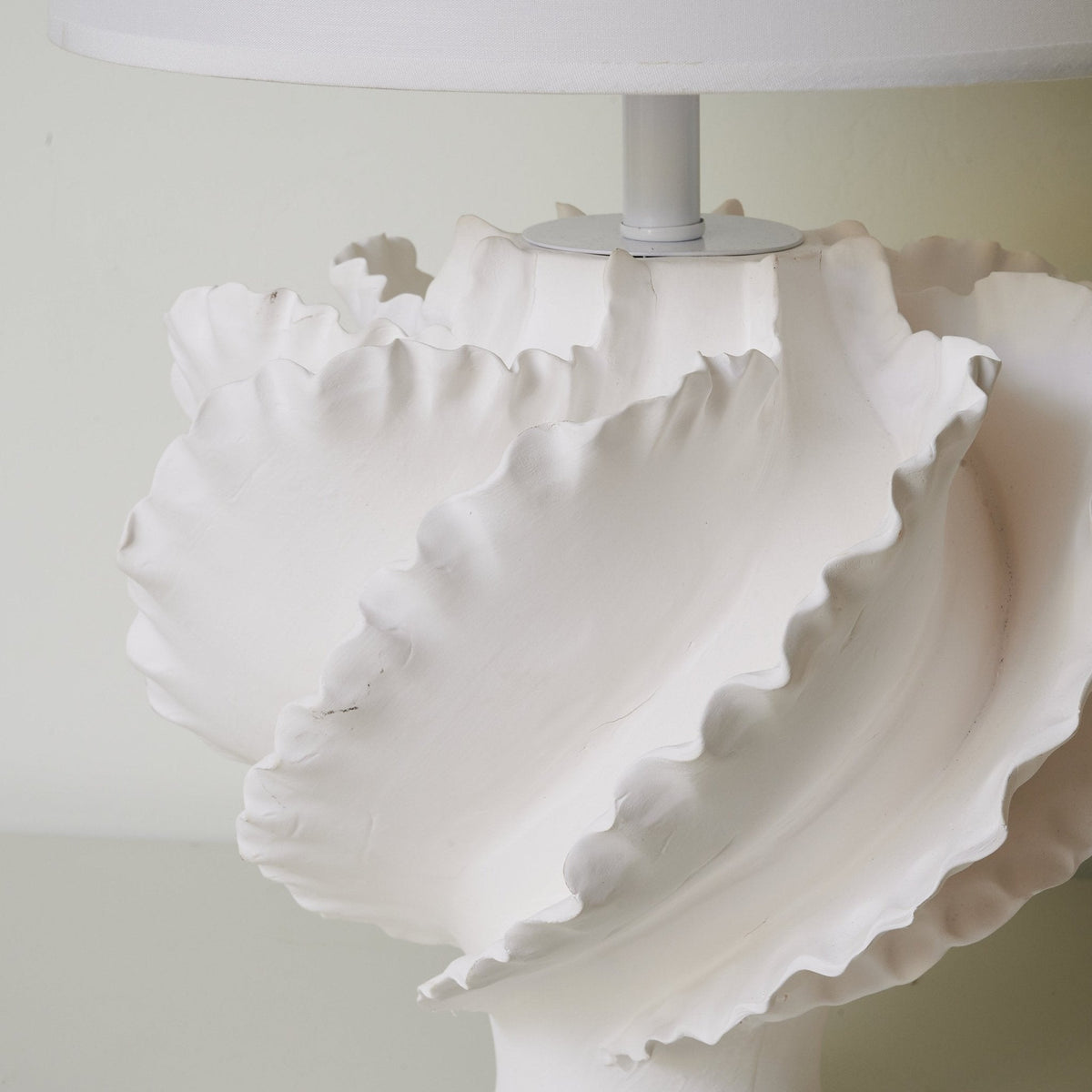 Keith Tischlampe aus Keramik im modernen Stil