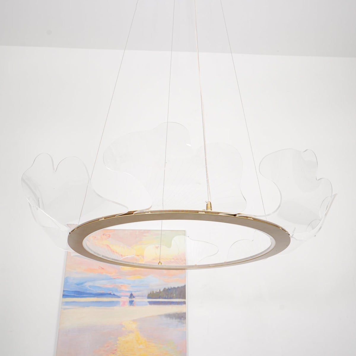 Lucisora Pendelleuchte aus mattiertes Acryl mit floraler Ringstruktur