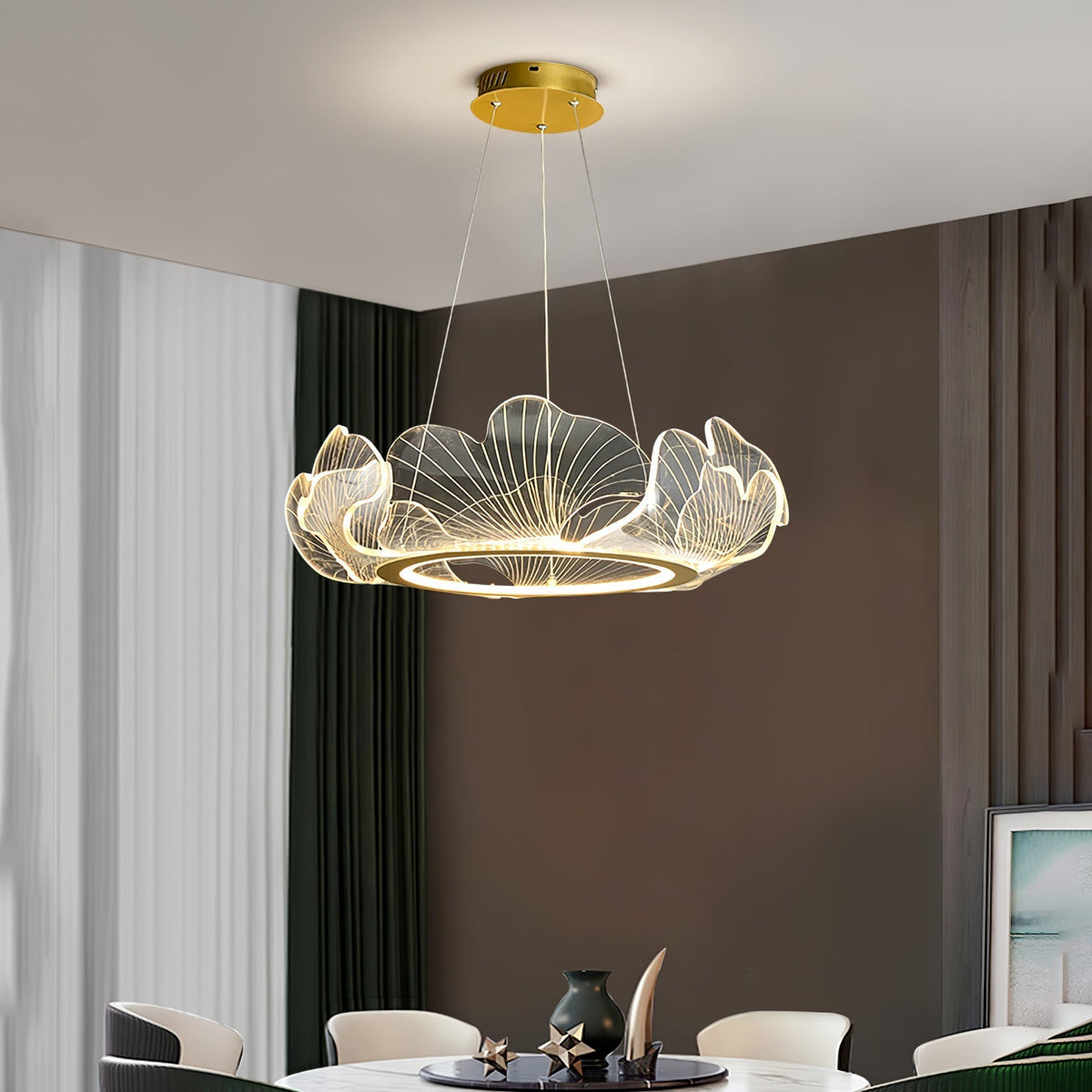 Lucisora Pendelleuchte aus mattiertes Acryl mit floraler Ringstruktur