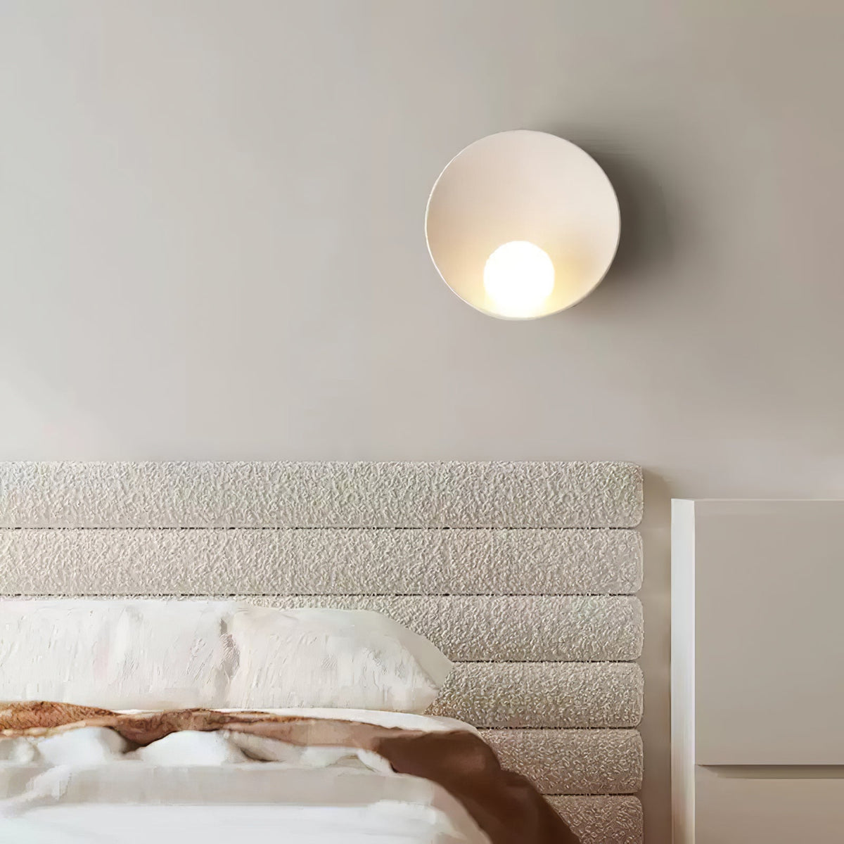 Ersila zeitgenössische minimalistische Kunstharz-Wandleuchte