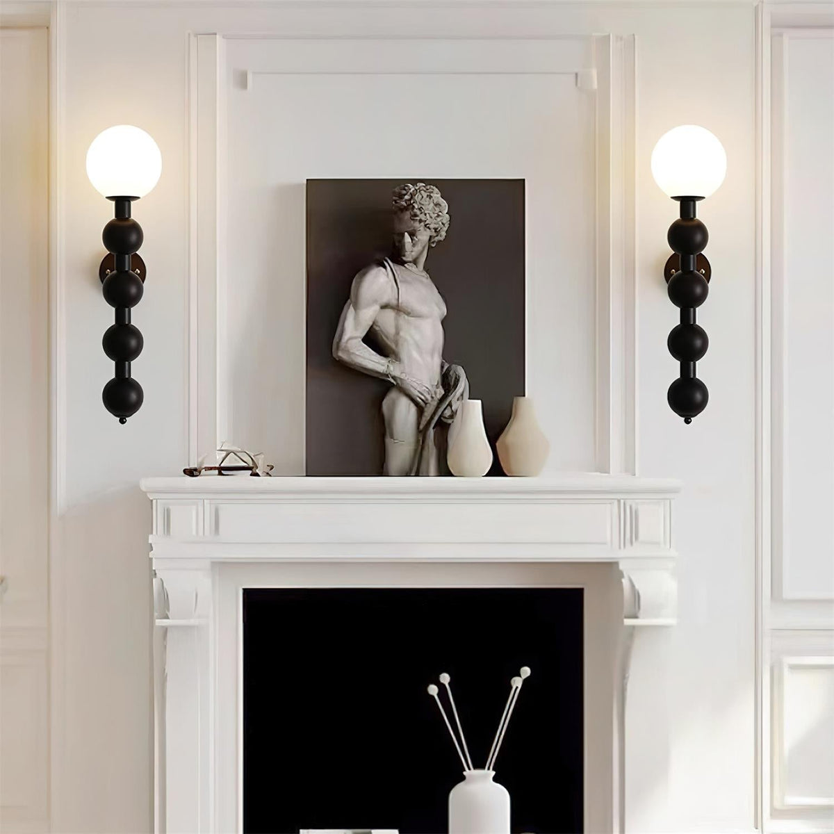 Wandleuchte Gourd aus Metall, Holz und Glas im modernen Stil