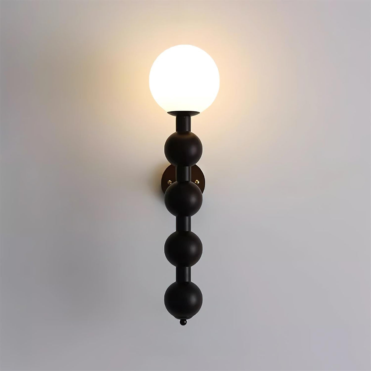 Wandleuchte Gourd aus Metall, Holz und Glas im modernen Stil
