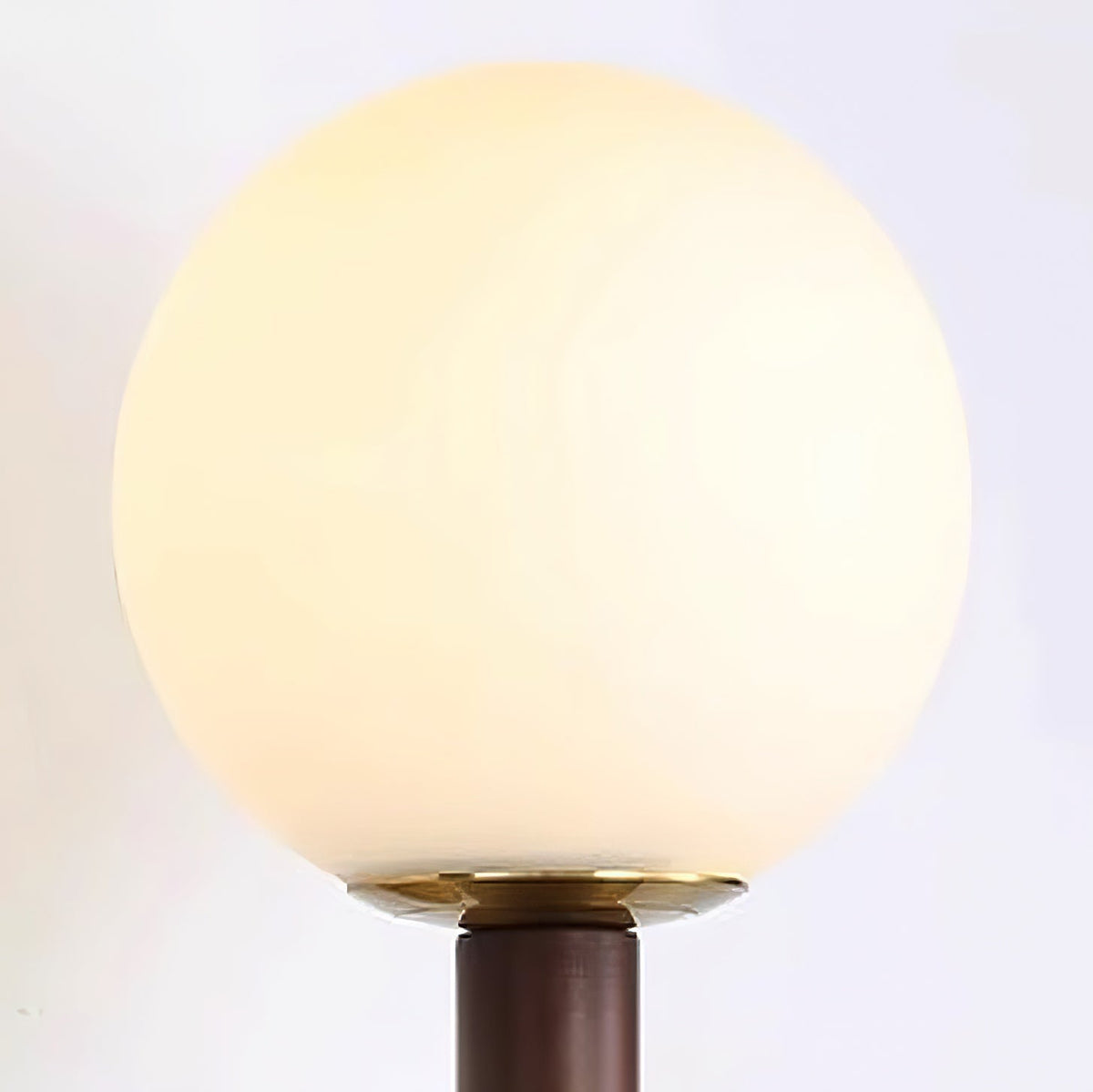 Wandleuchte Gourd aus Metall, Holz und Glas im modernen Stil