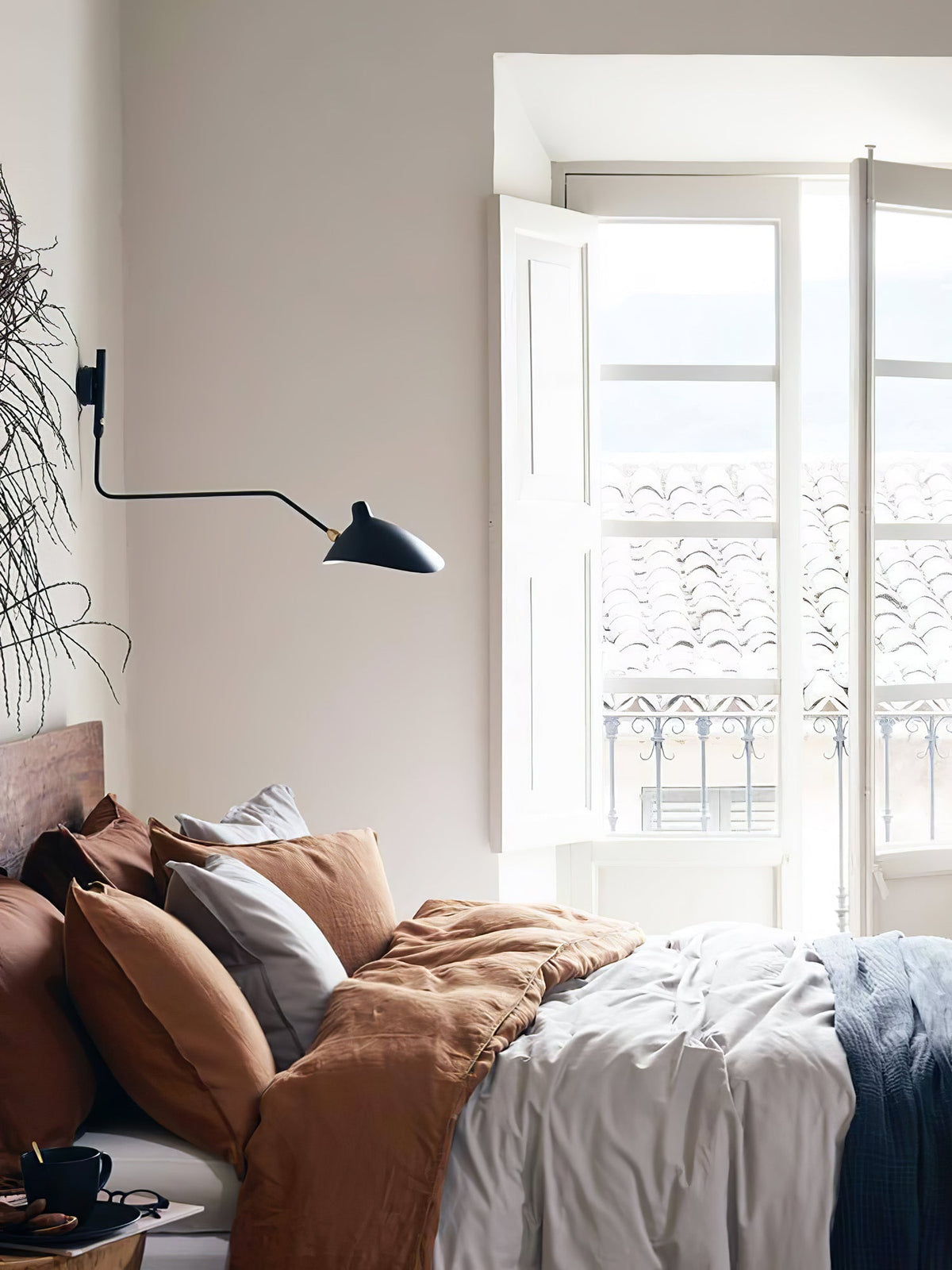 Avenarora Wandleuchte Einarm zarte Linien und elegant für Schlafzimmer Wohnzimmer | Cielum