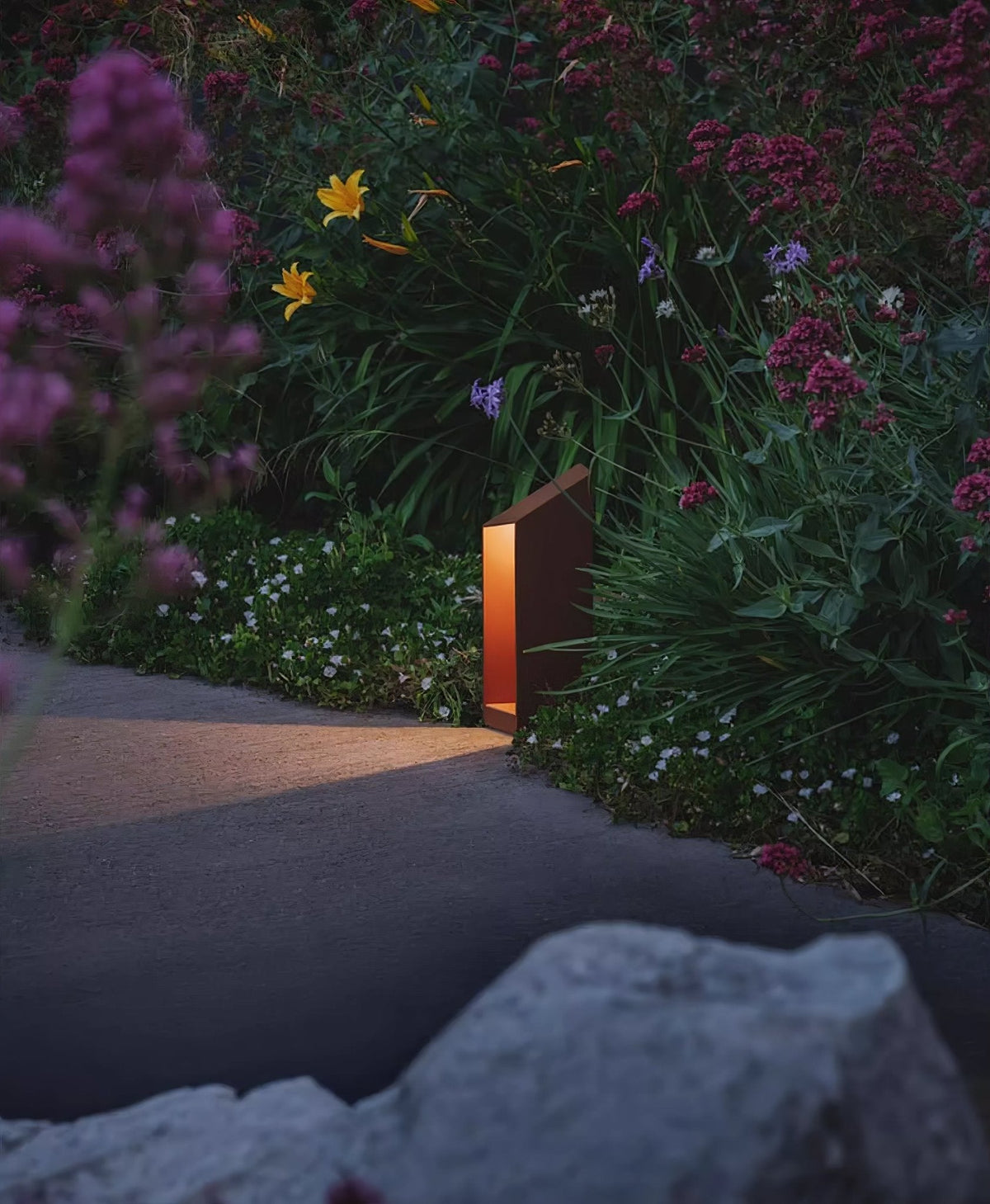 Jelight Peak Outdoor Bollard Light