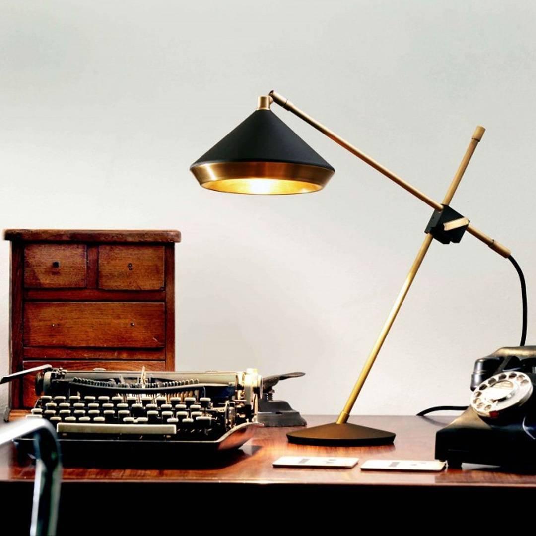 Hazel zeitgenössische Tischlampe
