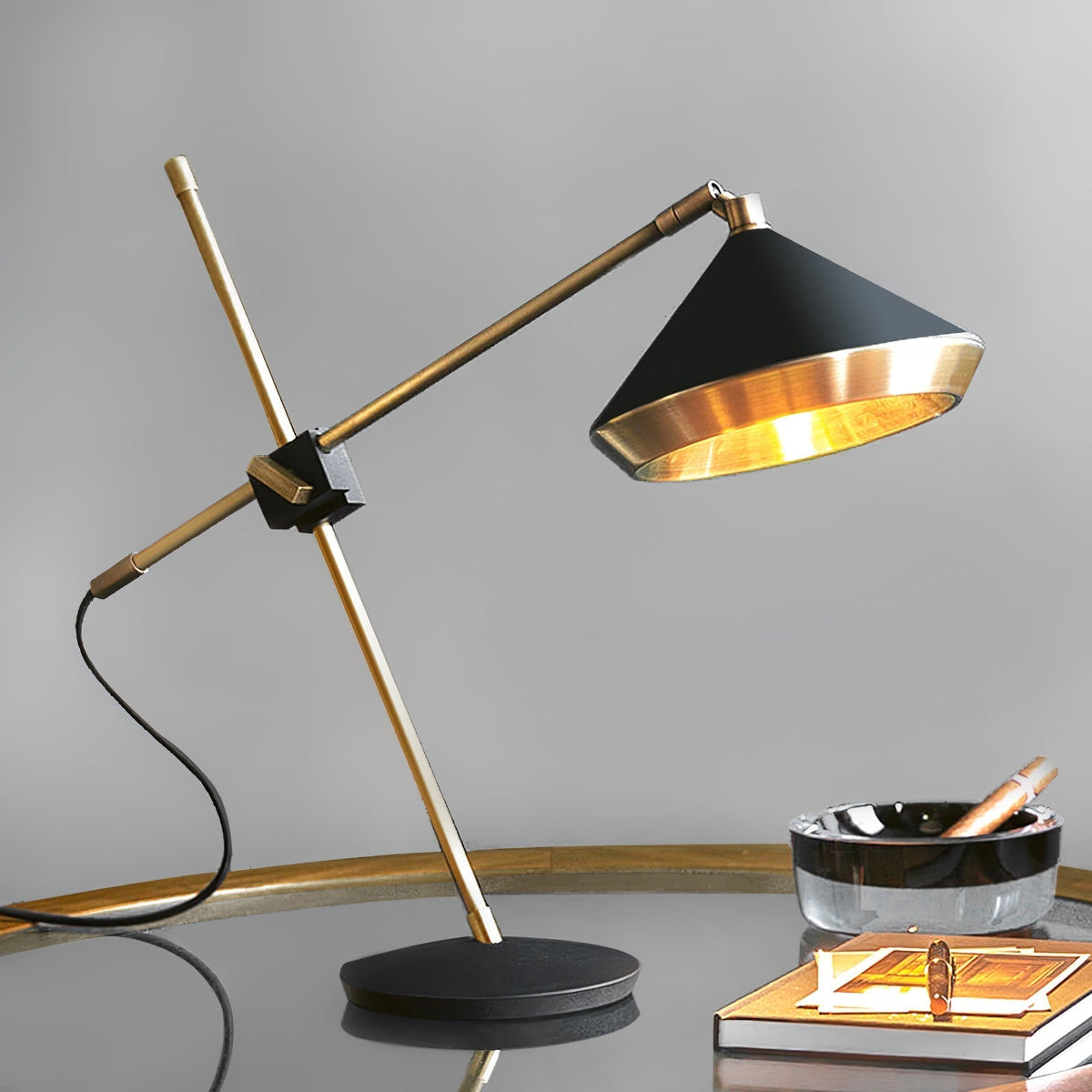 Hazel zeitgenössische Tischlampe