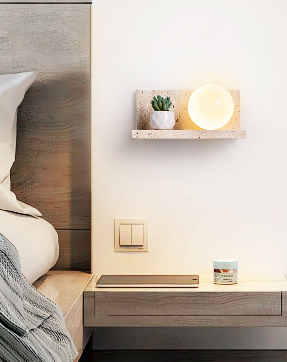Vanthel Regal Wandleuchte aus Travertin mit Kugelschirm für Pflanzen-Display und Kopfteil