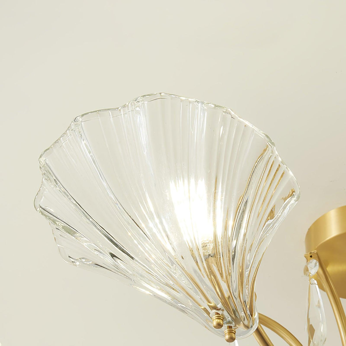 Eiriaria Kronleuchter aus Messing mit Kugeln in Glasform