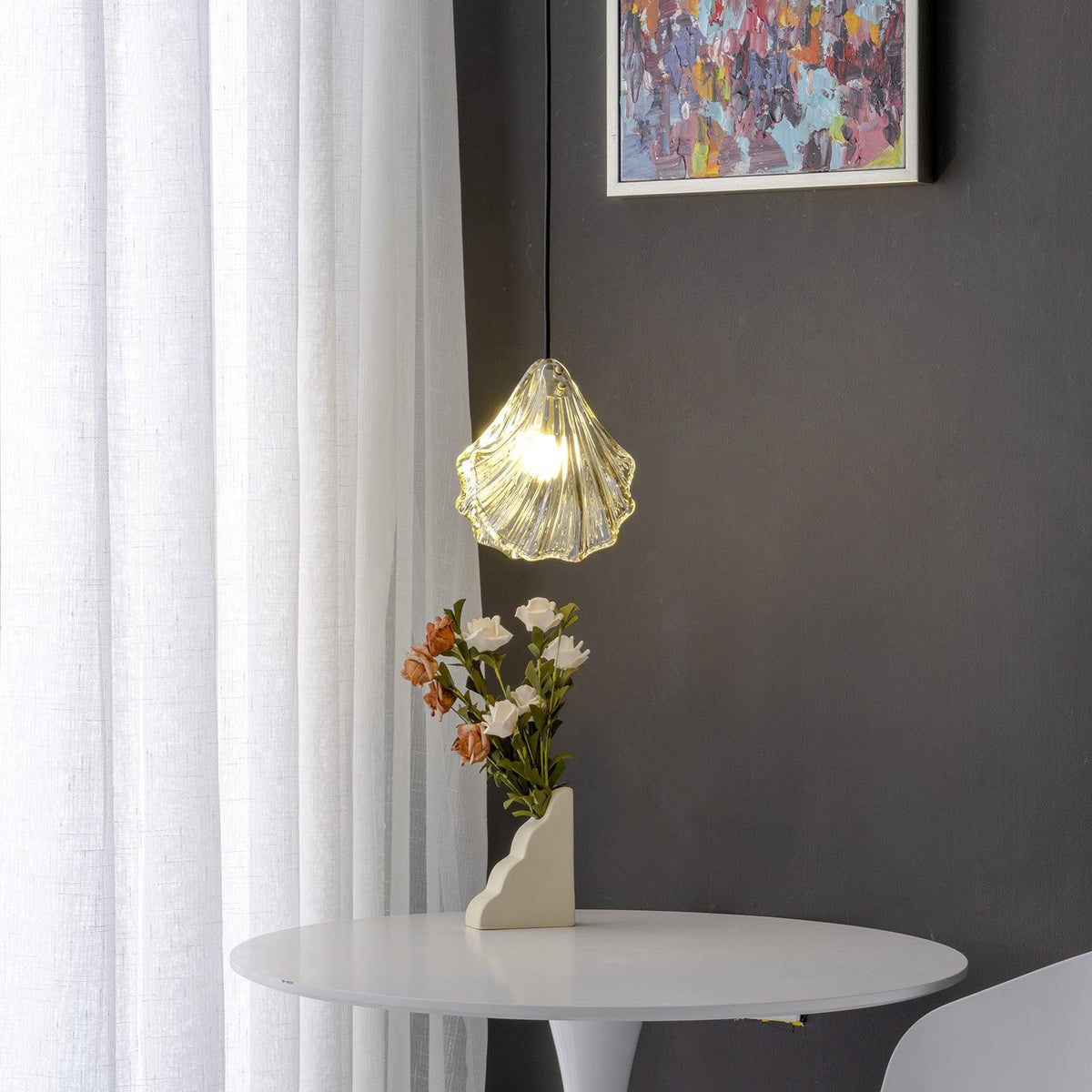Veda Pendelleuchte aus Glas in Schalenform künstlerisch elegant