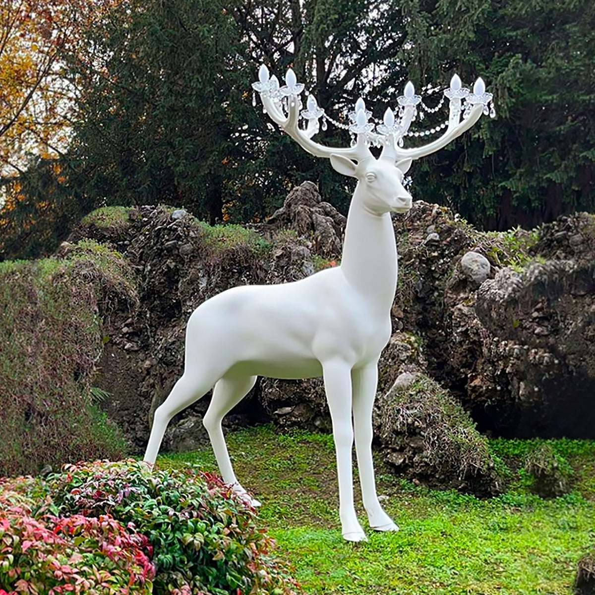 Veluaine Stehleuchte mit Hirschfigur – Spielend künstlerisch