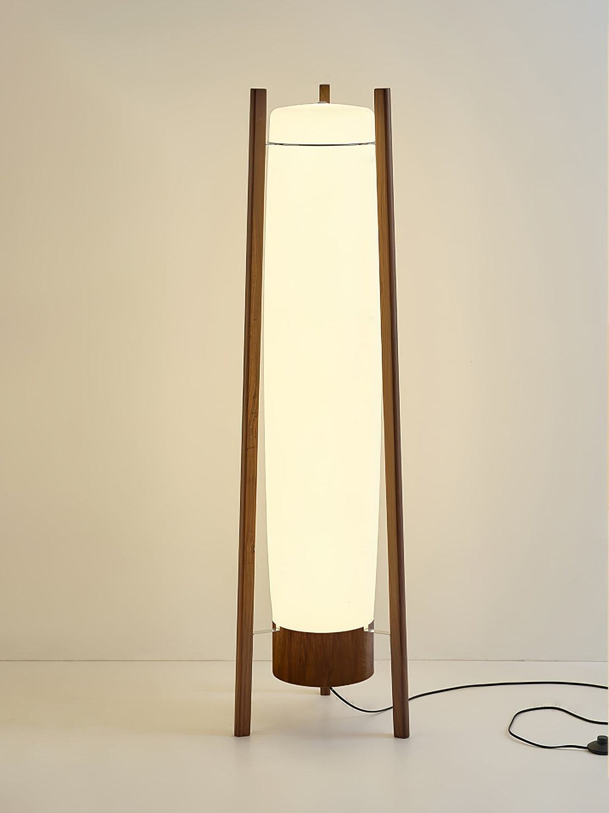 Zezoraril Stehleuchte aus Holz im Wabi-Sabi-Stil