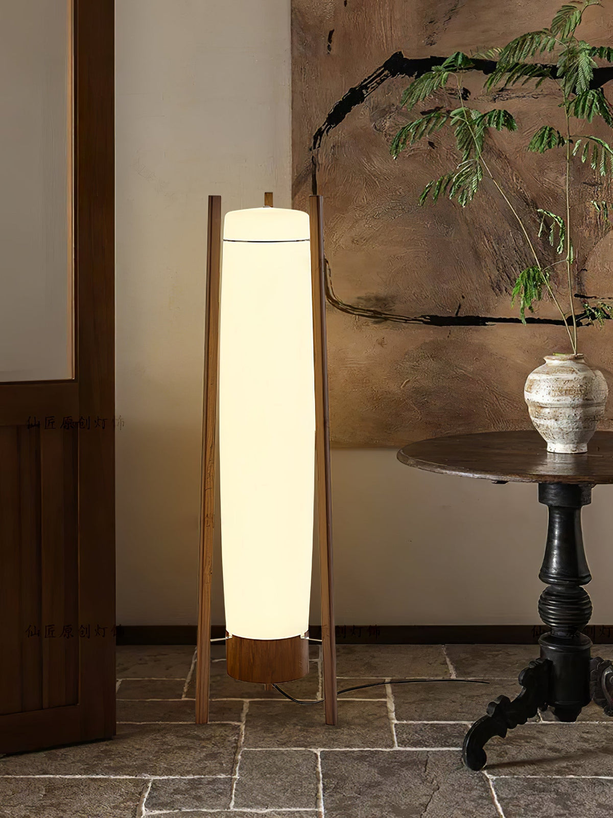 Zezoraril Stehleuchte aus Holz im Wabi-Sabi-Stil