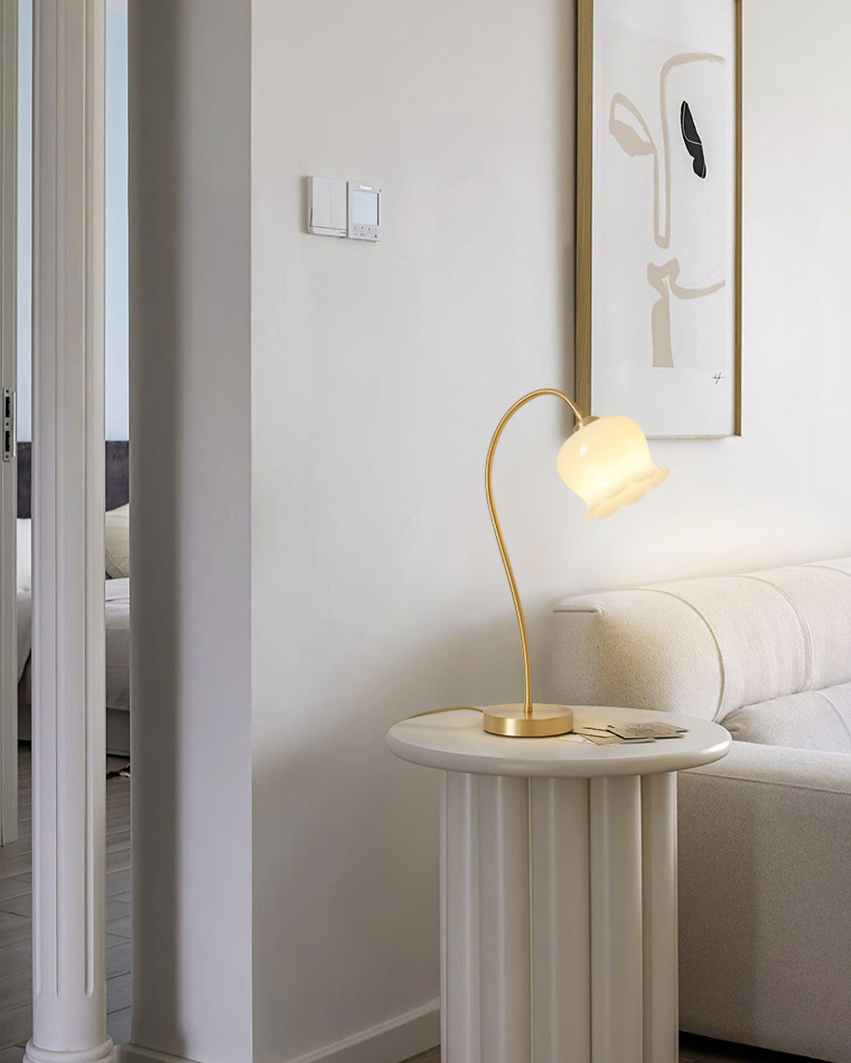 Mirelise Tischleuchte und mit Tulpen-Schirm und Schwanenhals im Vintage-Stil fürs Schlafzimmer | Cielum