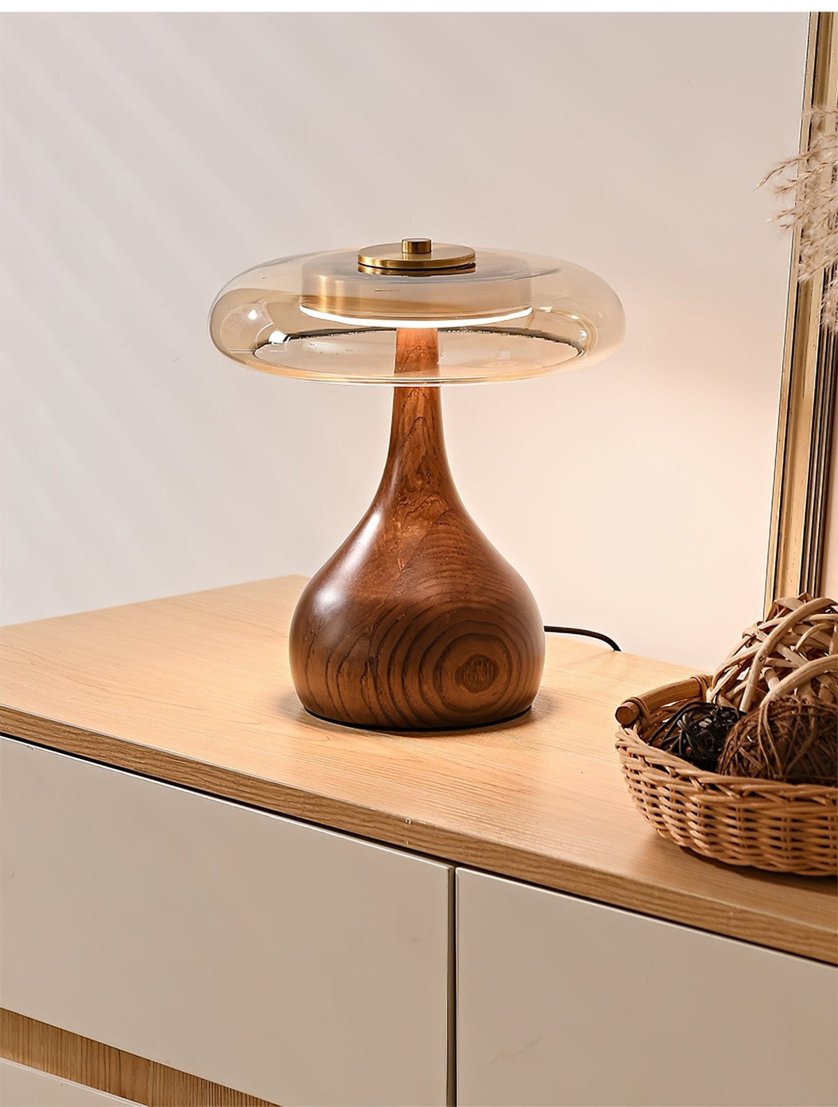 Bux Tischleuchte aus Holz im modernen Stil