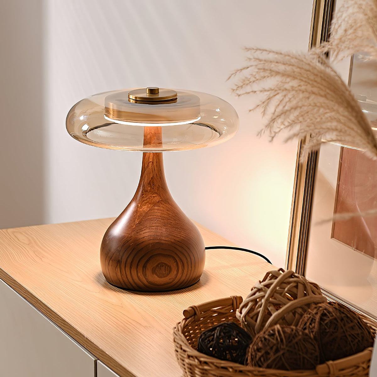Bux Tischleuchte aus Holz im modernen Stil