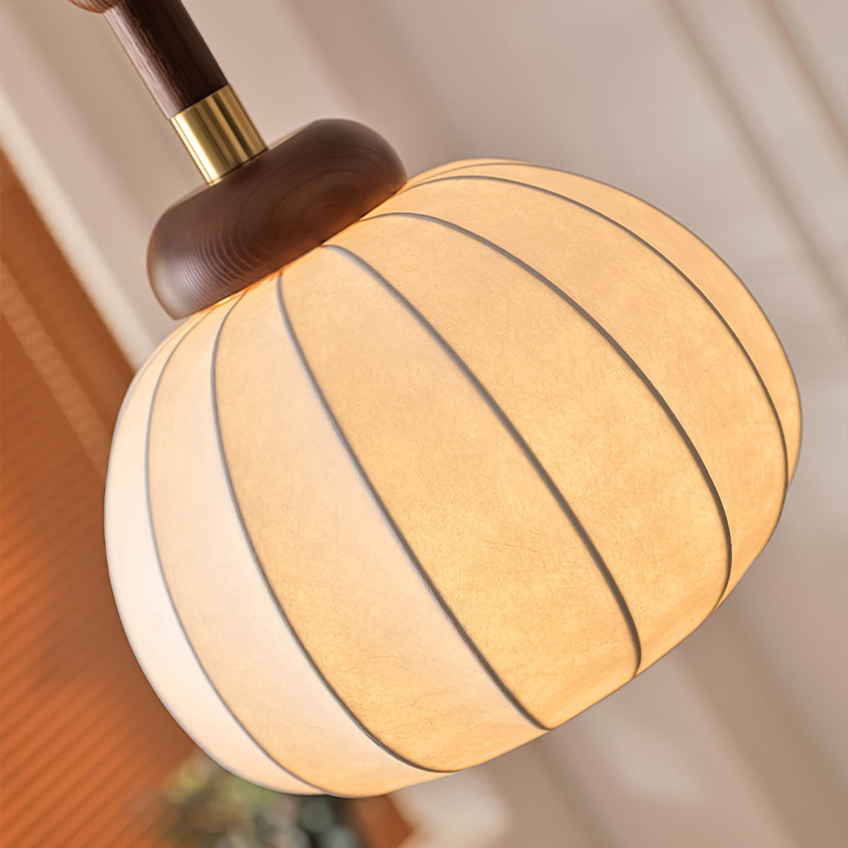 Livenor Pendelleuchte aus Seide und Holz im skandinavischen Stil