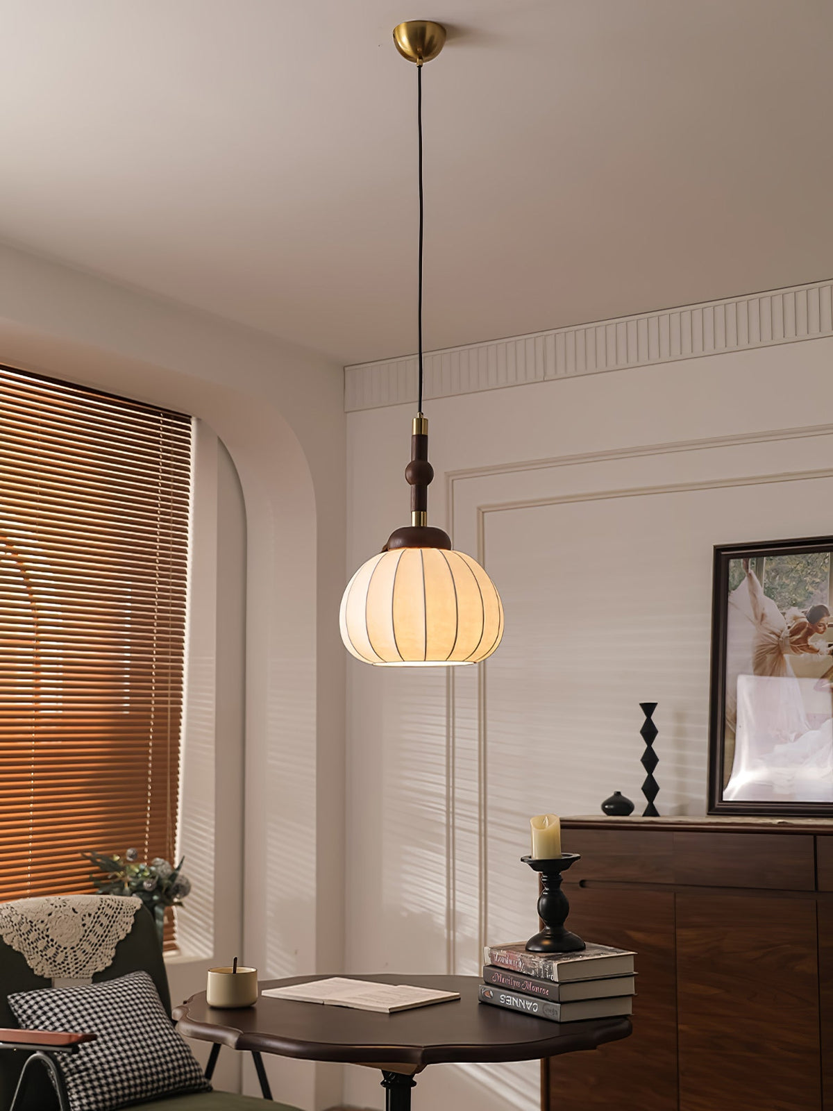 Livenor Pendelleuchte aus Seide und Holz im skandinavischen Stil